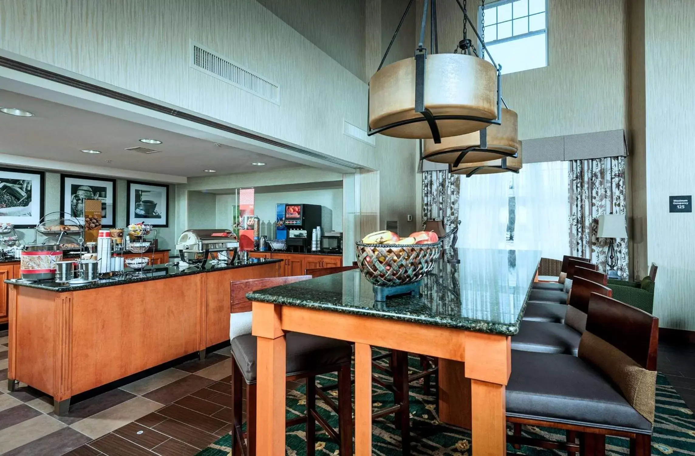 Dining area, Restaurant/Places to Eat in Hampton Inn & Suites Rockland