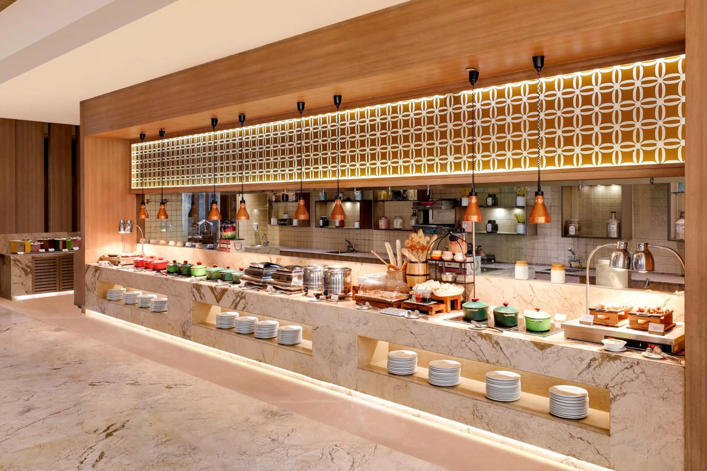 Restaurant/places to eat in Sandal Suites by Lemon Tree Hotels