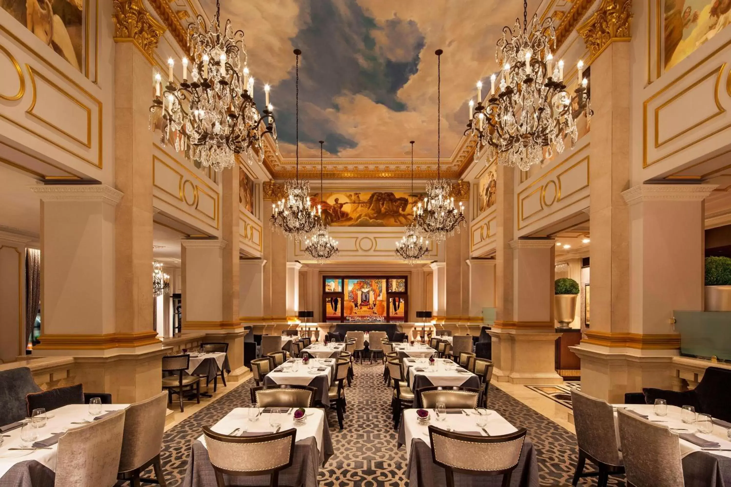 Restaurant/Places to Eat in The St. Regis New York
