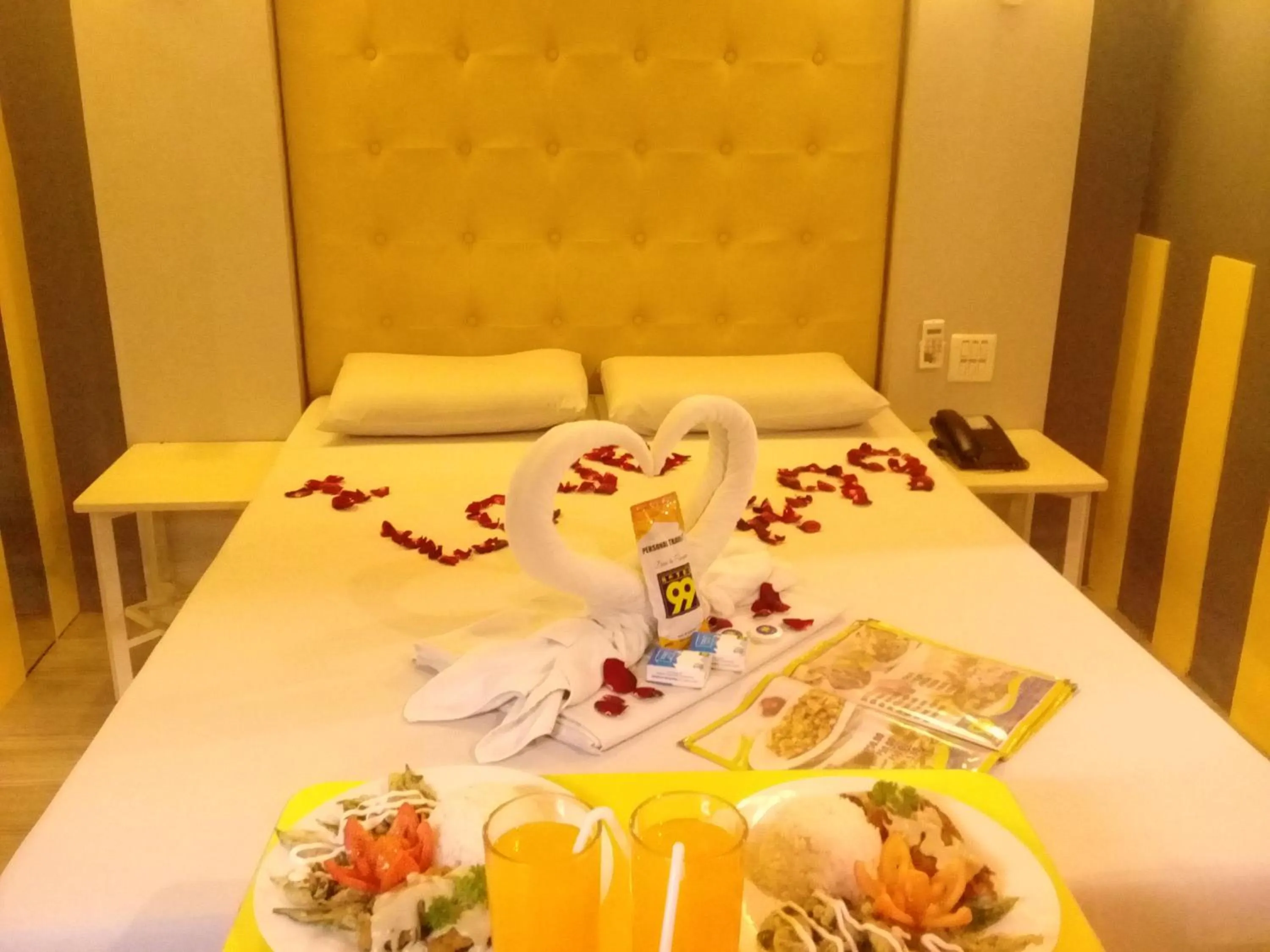 Bed in Hotel 99 Monumento