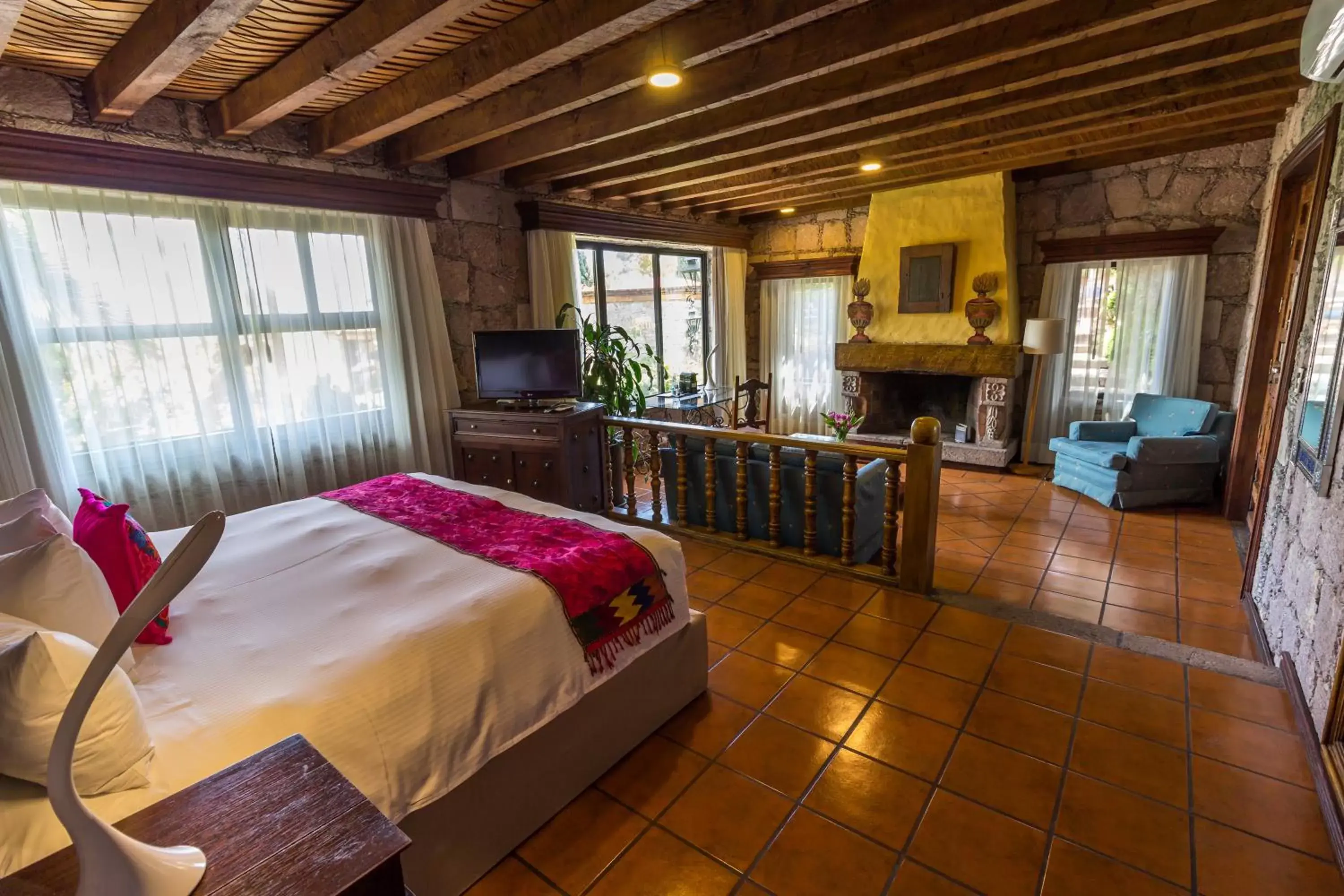 Photo of the whole room, Room Photo in Villa Montaña Hotel & Spa