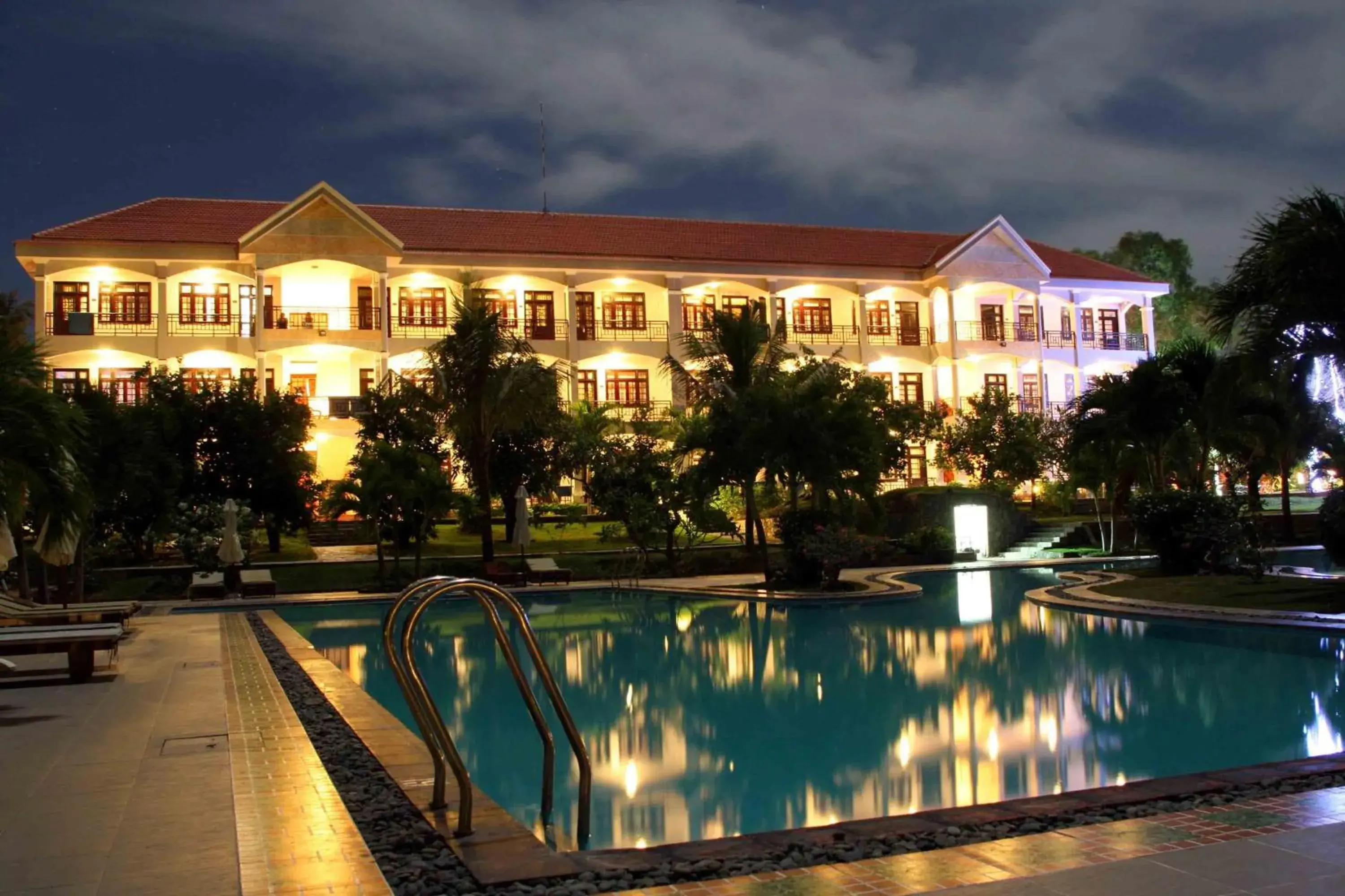 Swimming pool, Property Building in Muine Century Beach Resort & Spa