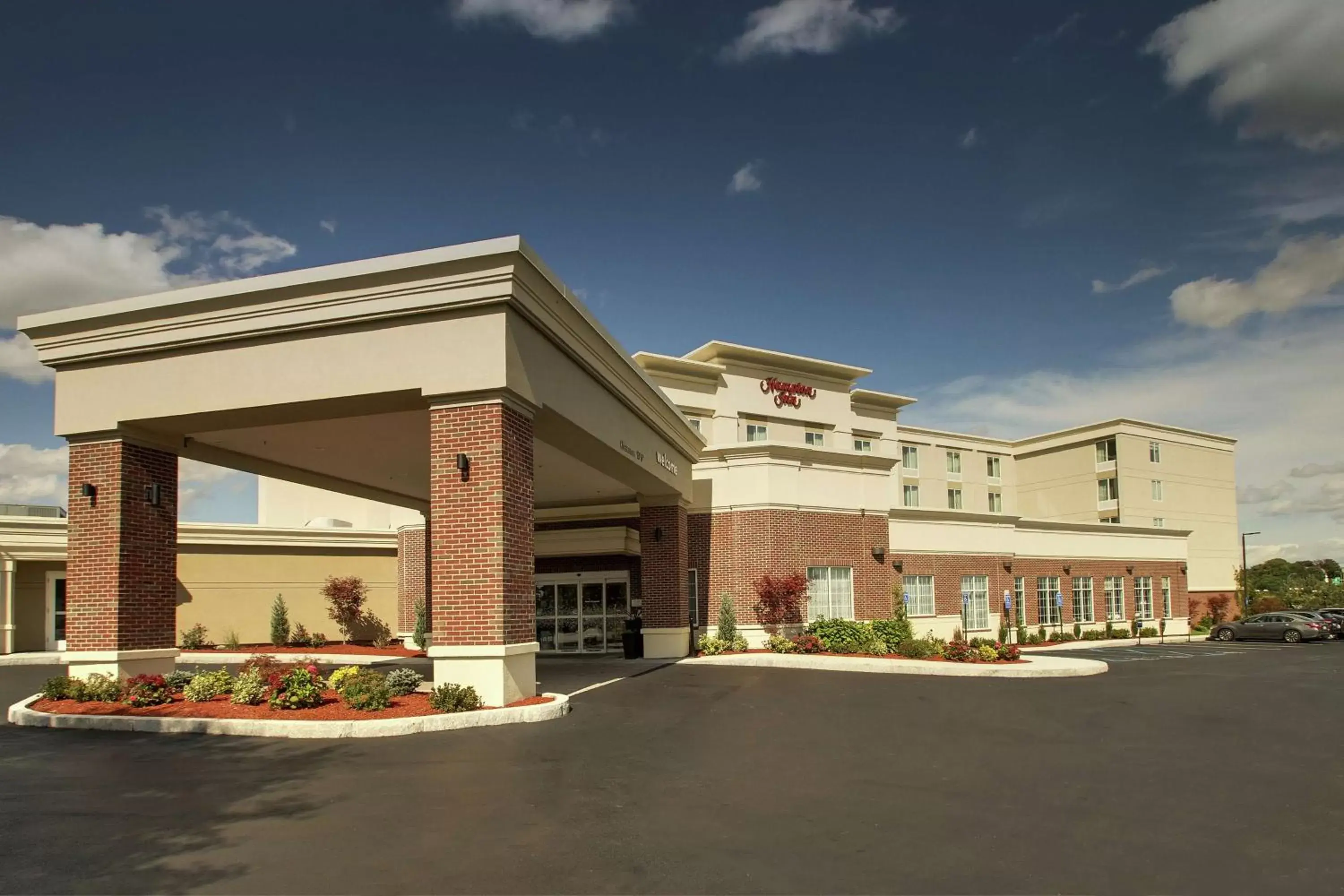 Property Building in Hampton Inn-Pawtucket, RI