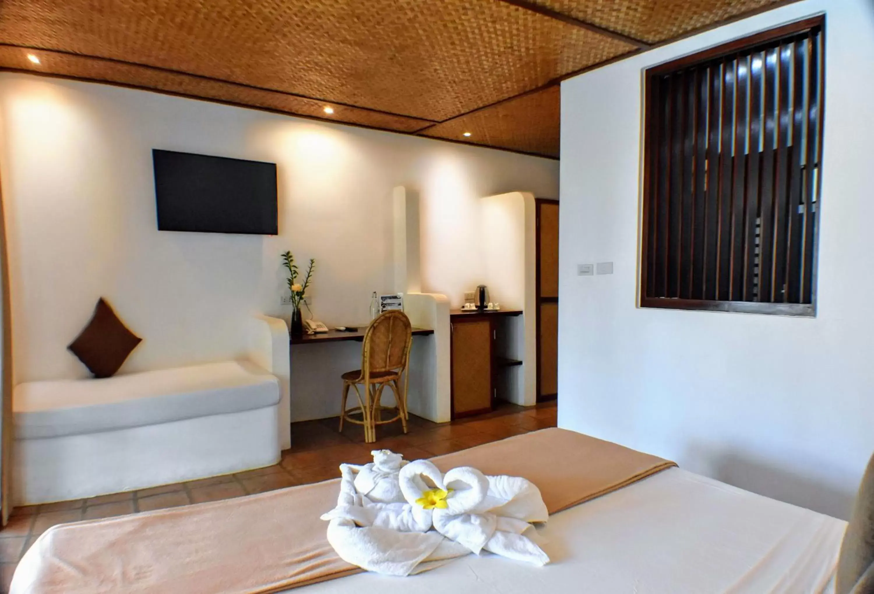 TV and multimedia, Bed in El Nido Moringa Resort