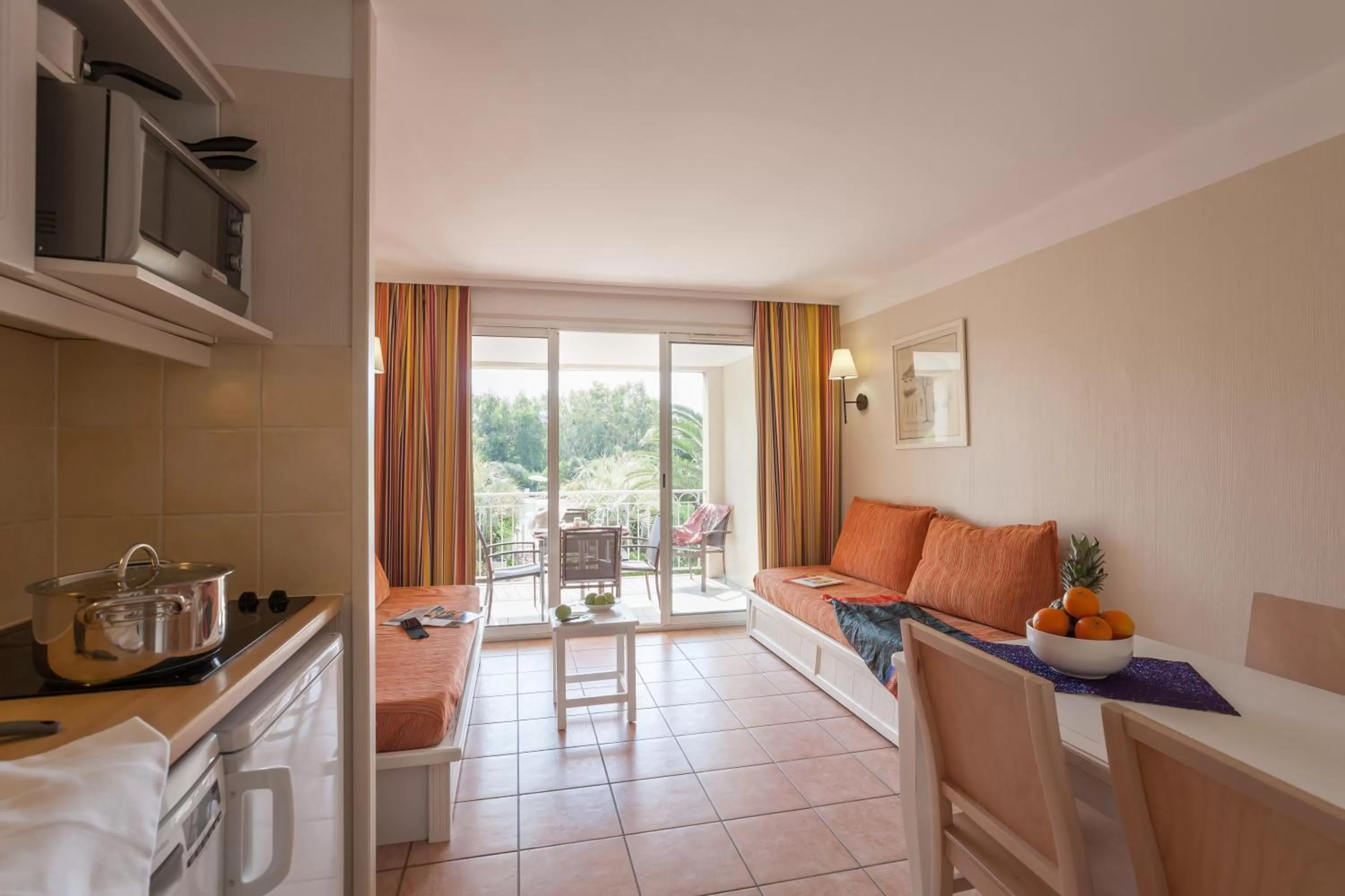 One-Bedroom Apartment with Air Conditionning and Balcony (5 People) - Pool View in Résidence Pierre & Vacances le Hameau de la Pinède