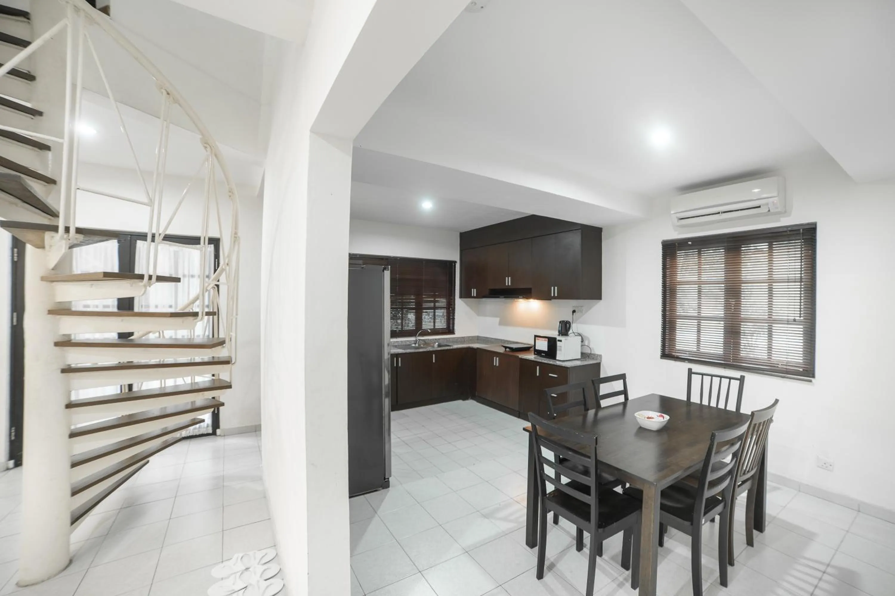 Dining area in Nongsa Point Marina