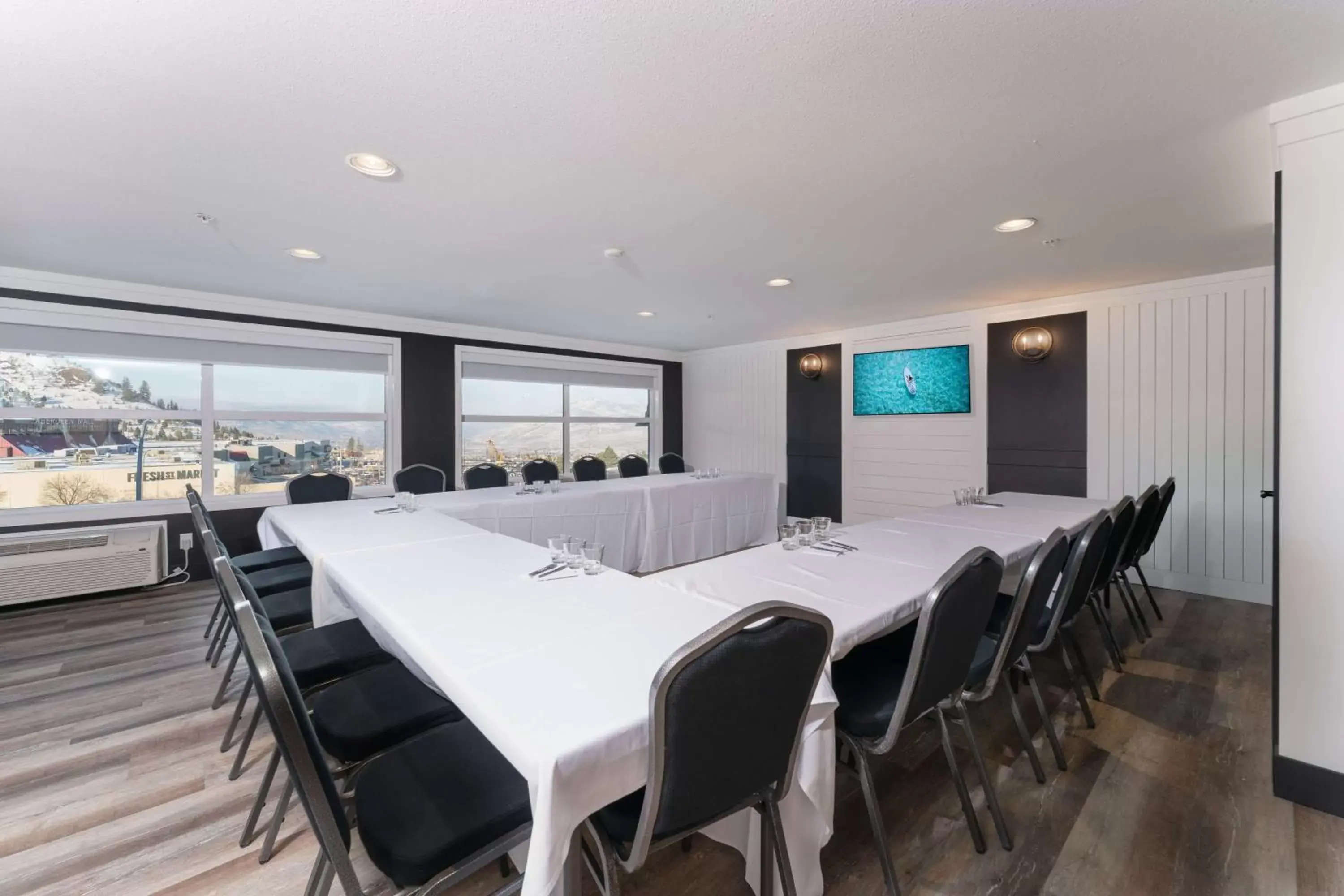 Meeting/conference room in Prestige Kamloops Hotel