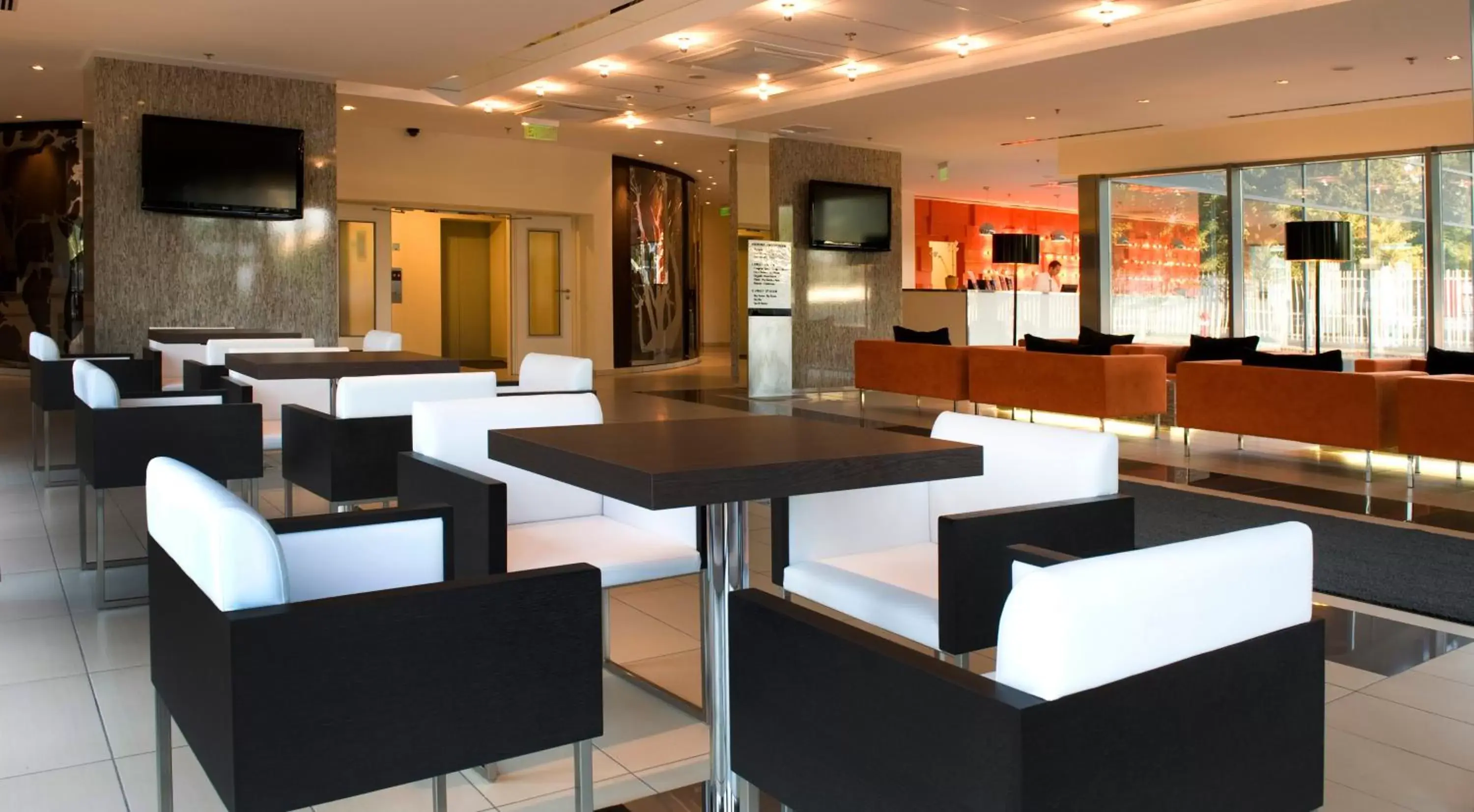 Lobby or reception, Restaurant/Places to Eat in Expo Congress Hotel