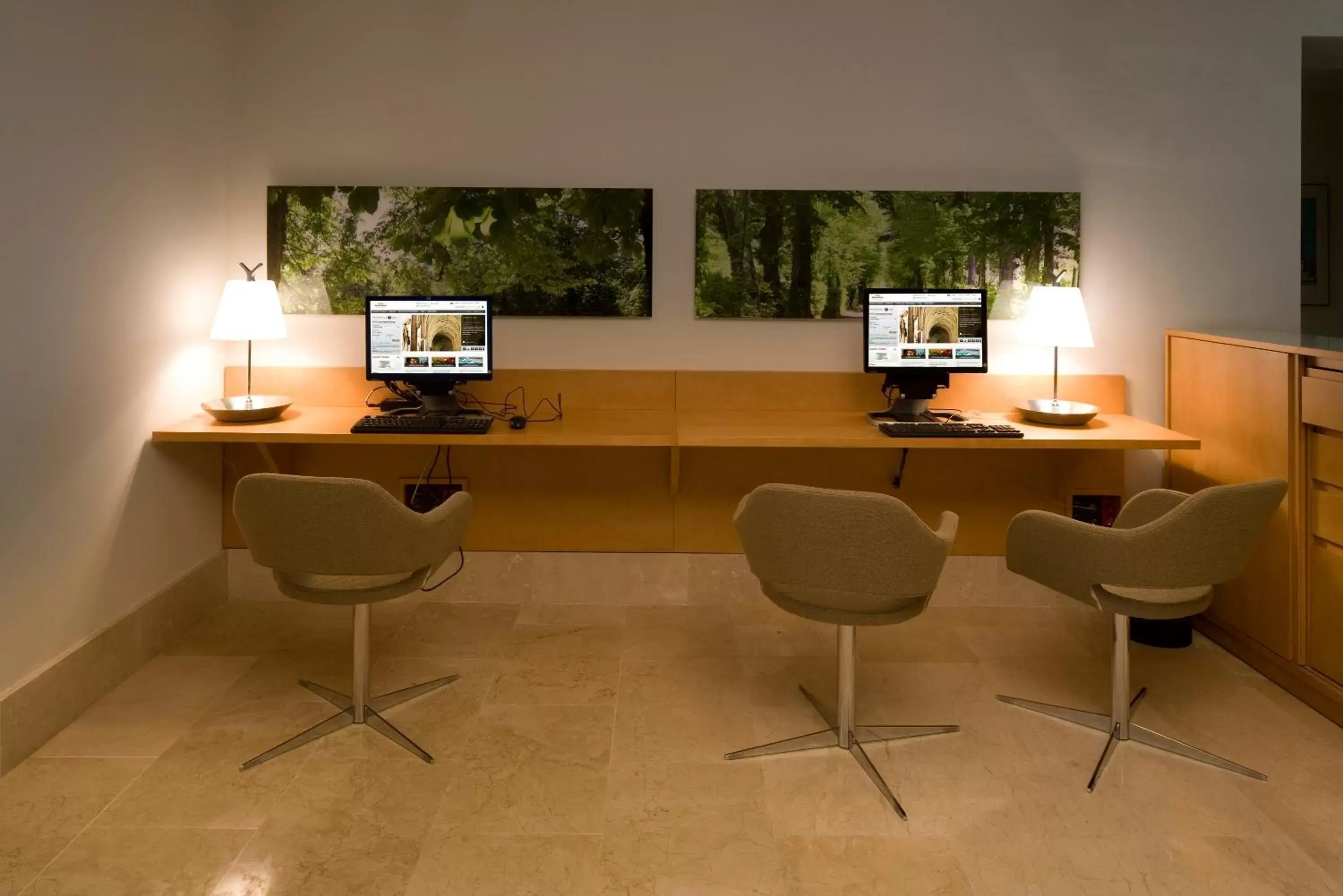 Business facilities in Parador de Villafranca del Bierzo