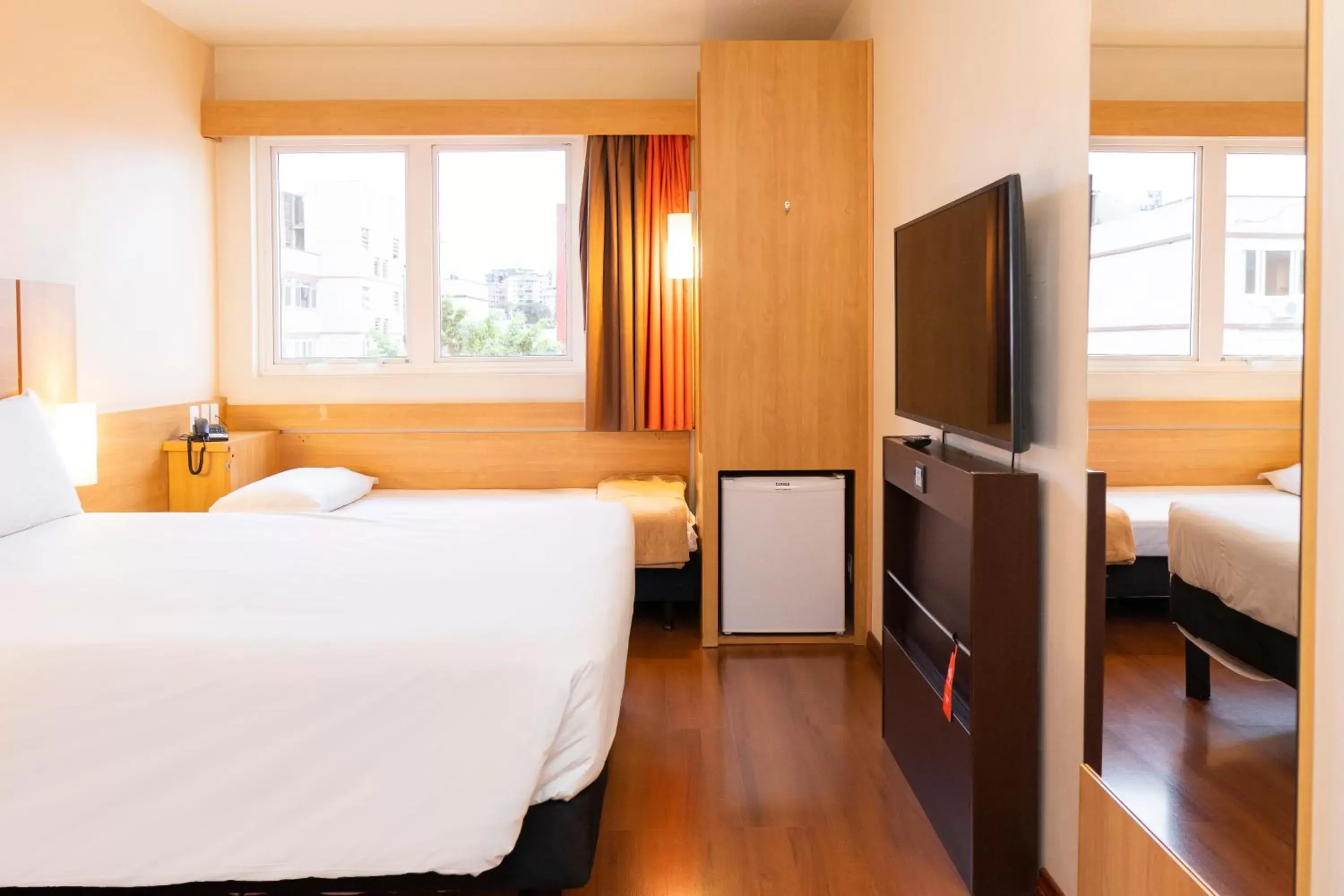 Property building, Bed in ibis Porto Alegre Moinhos de Vento Property building, Bed in ibis Porto Alegre Moinhos de Vento