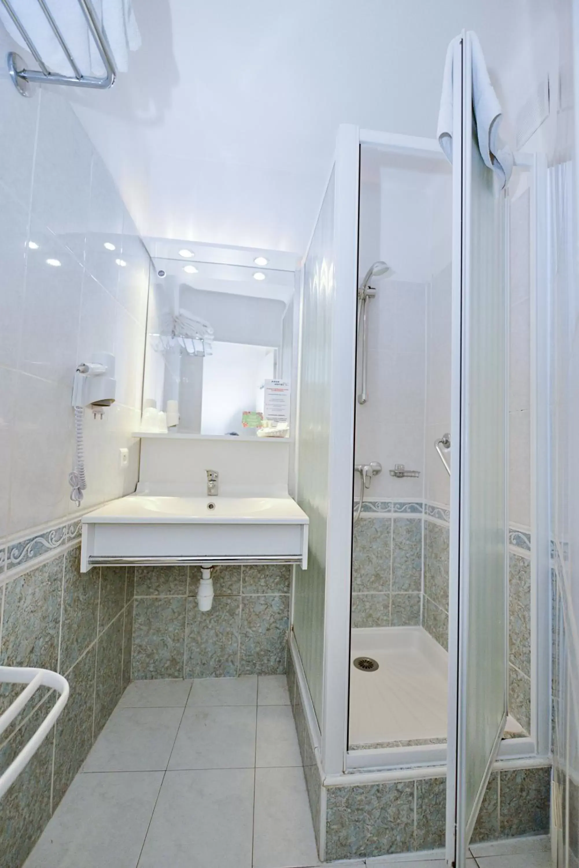 Shower, Bathroom in Azur Hotel