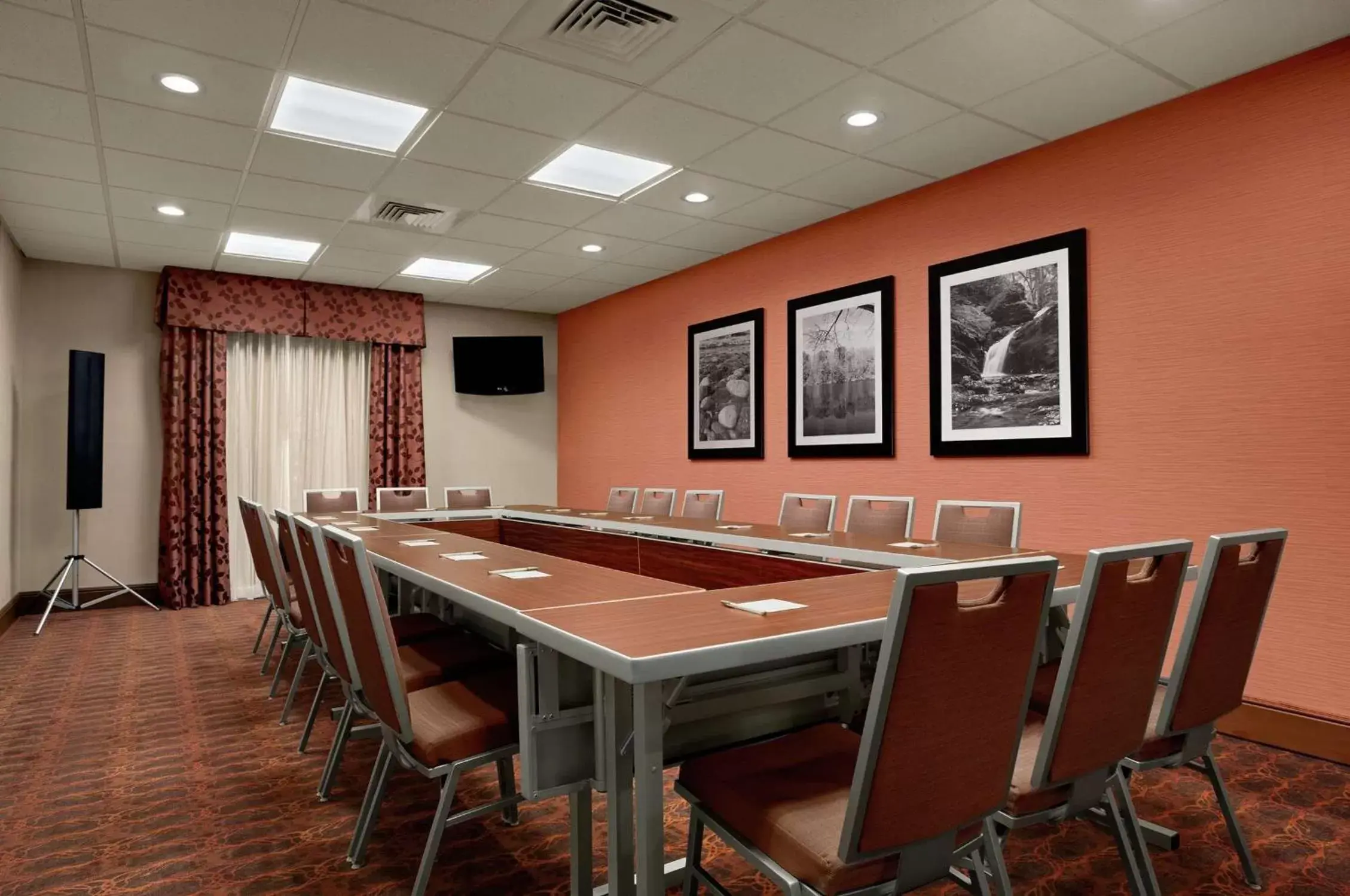 Meeting/conference room in Hampton Inn Magnolia