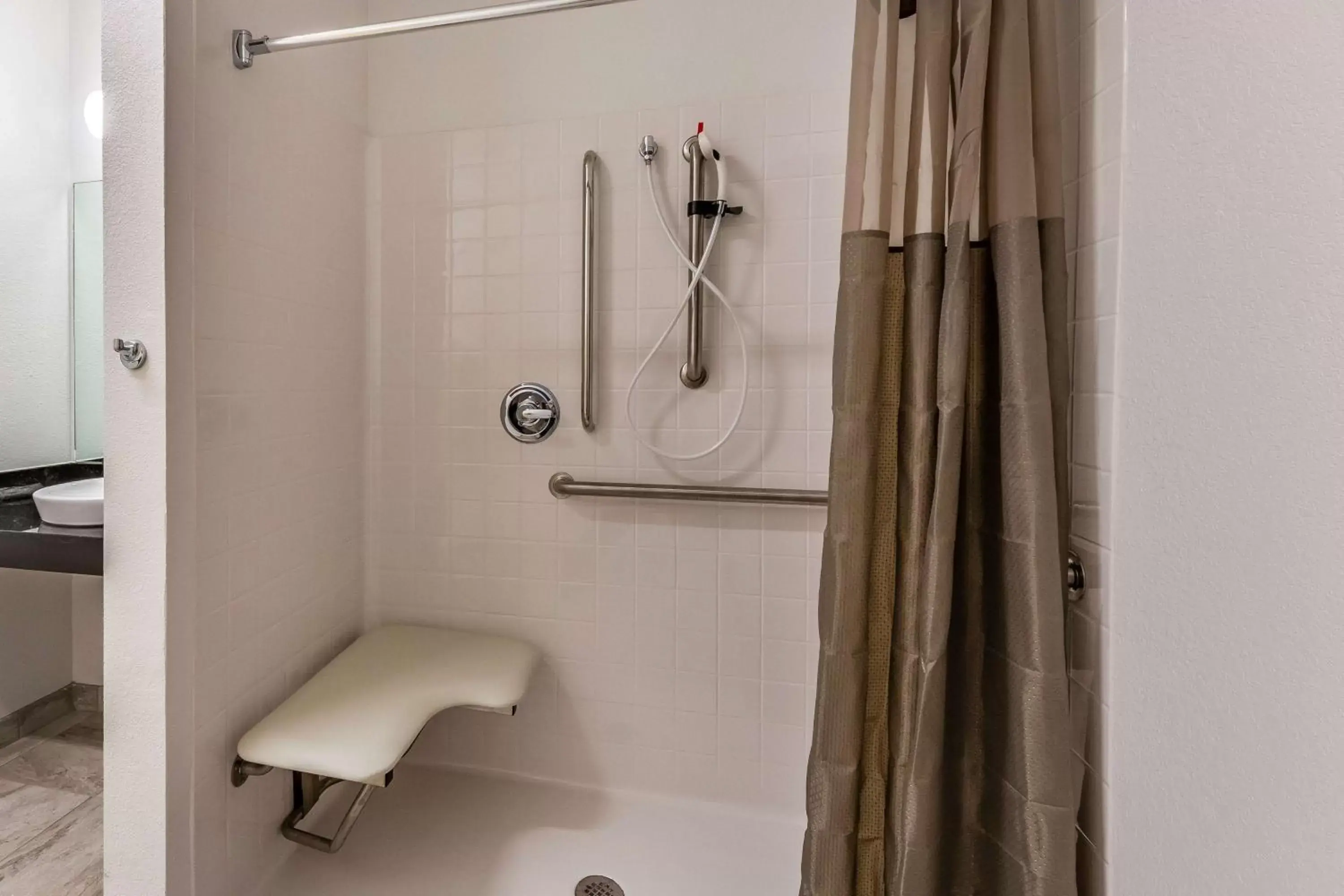 Shower, Bathroom in Studio 6-San Marcos, TX