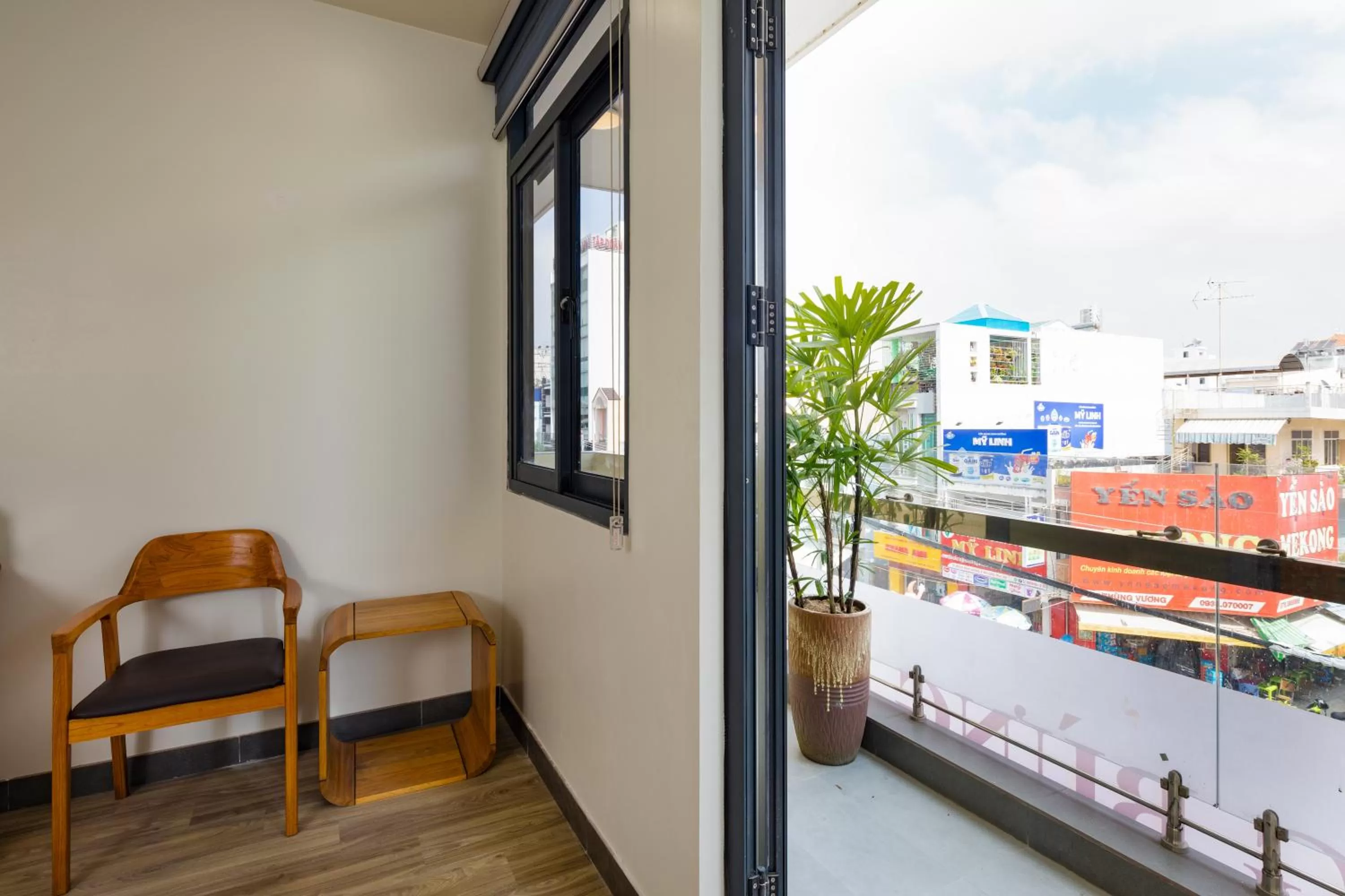 LARA HOTEL LONG XUYÊN