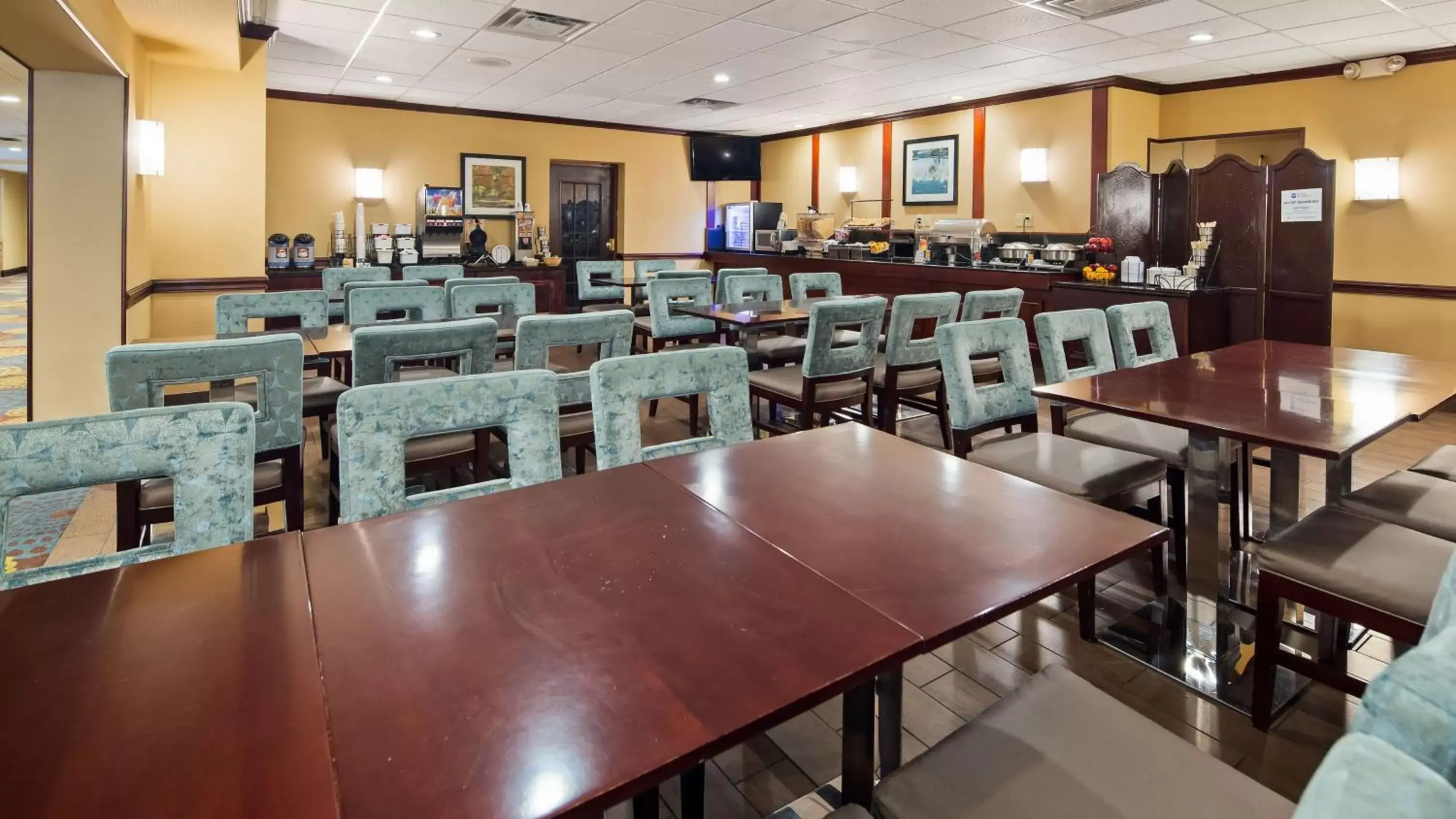 Restaurant/Places to Eat in Best Western PLUS Lockport