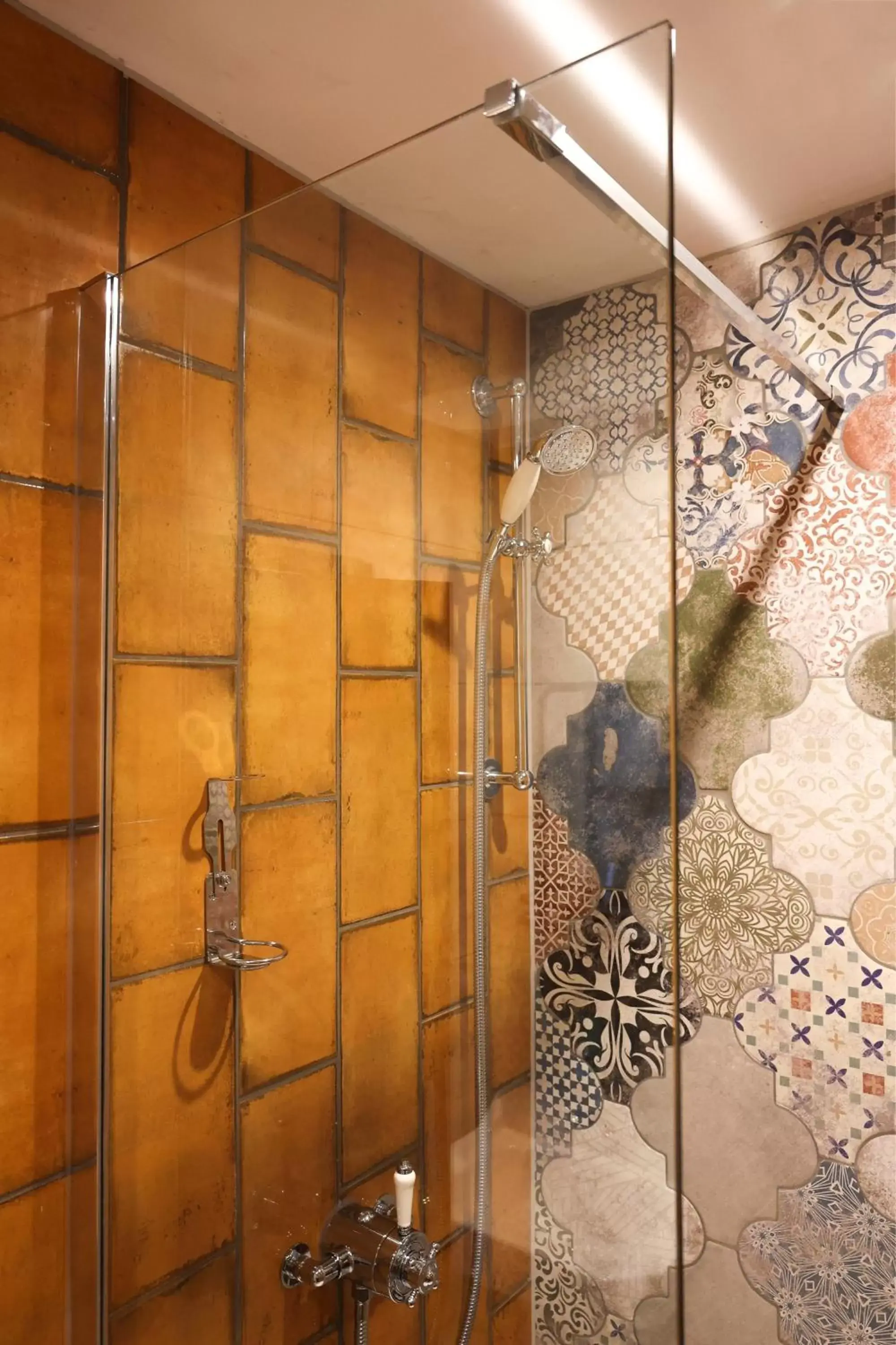 Shower, Bathroom in The Turks Head