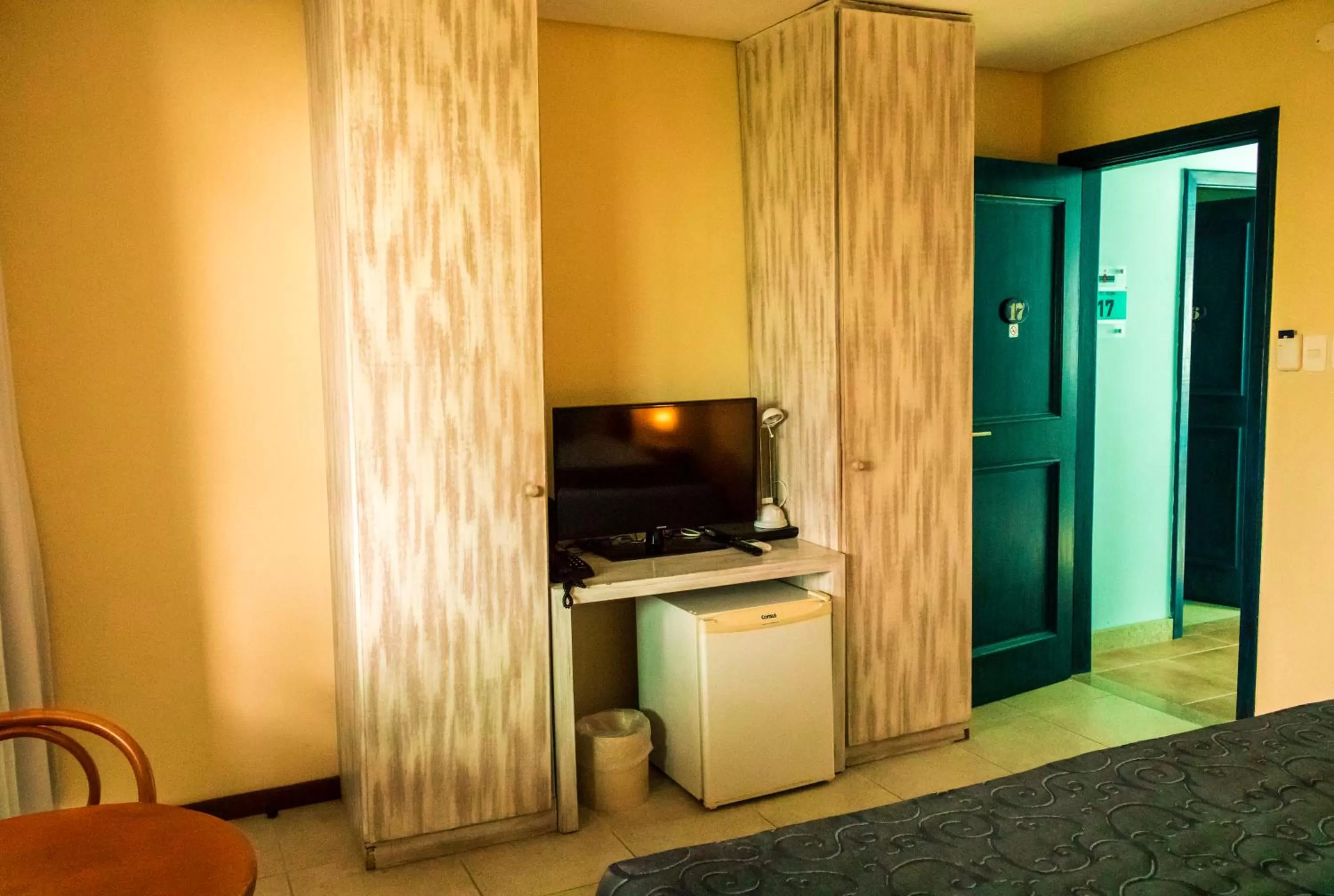 Bed in Farol de Itapuã Praia Hotel