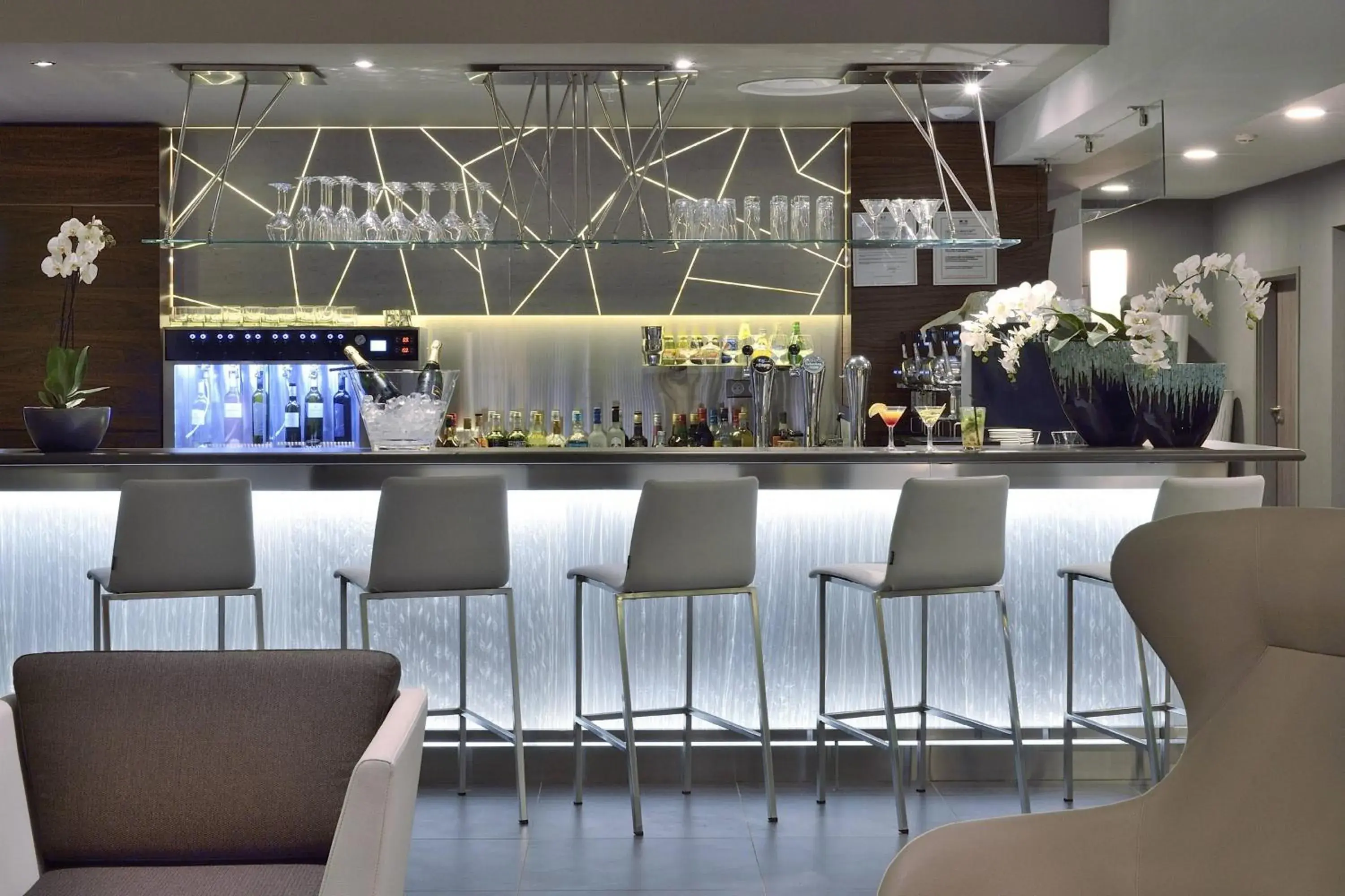 Lobby or reception, Lounge/Bar in AC Hotel by Marriott Marseille Prado Vélodrome