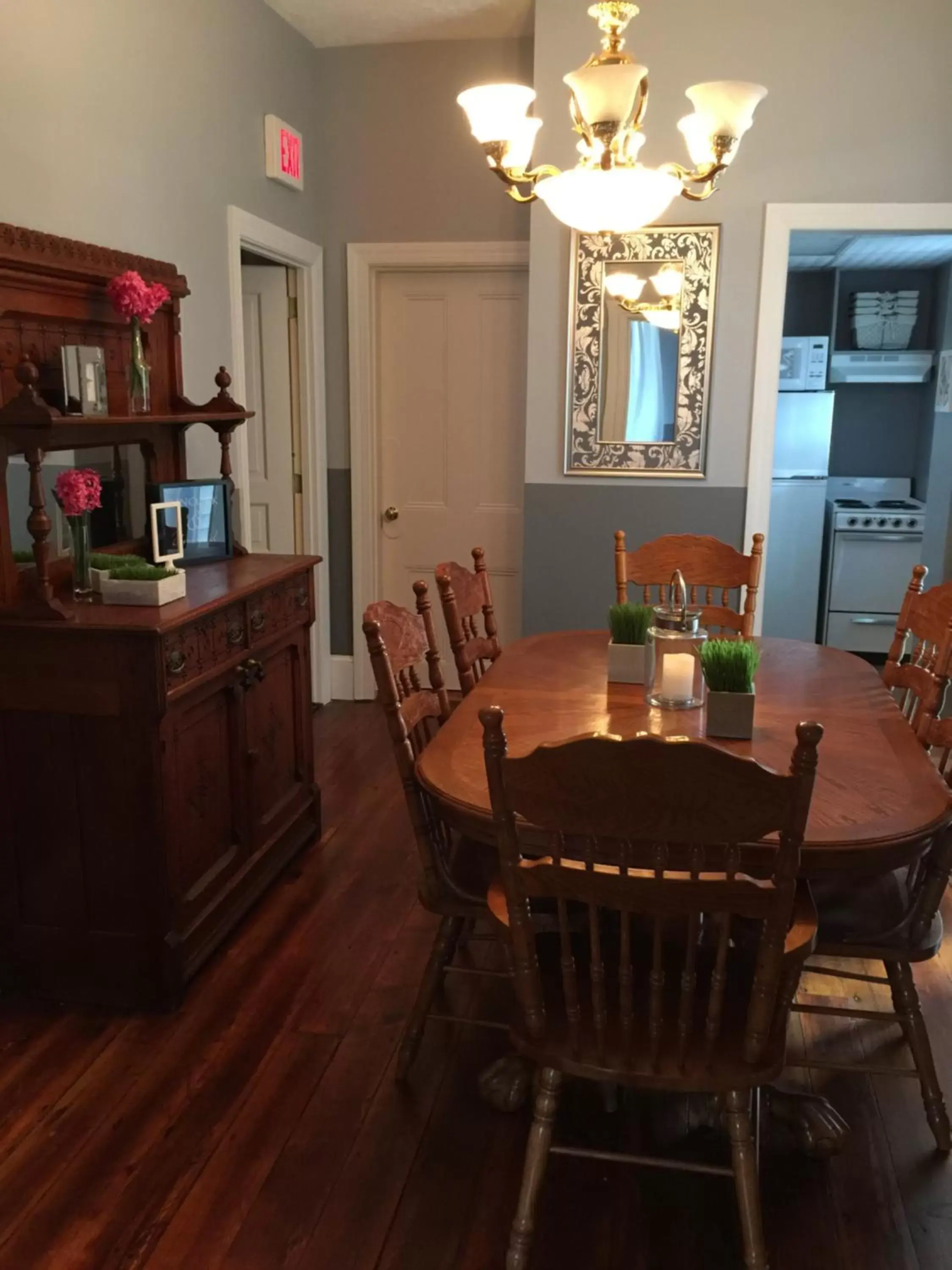 Dining Area in Mountain View Suites