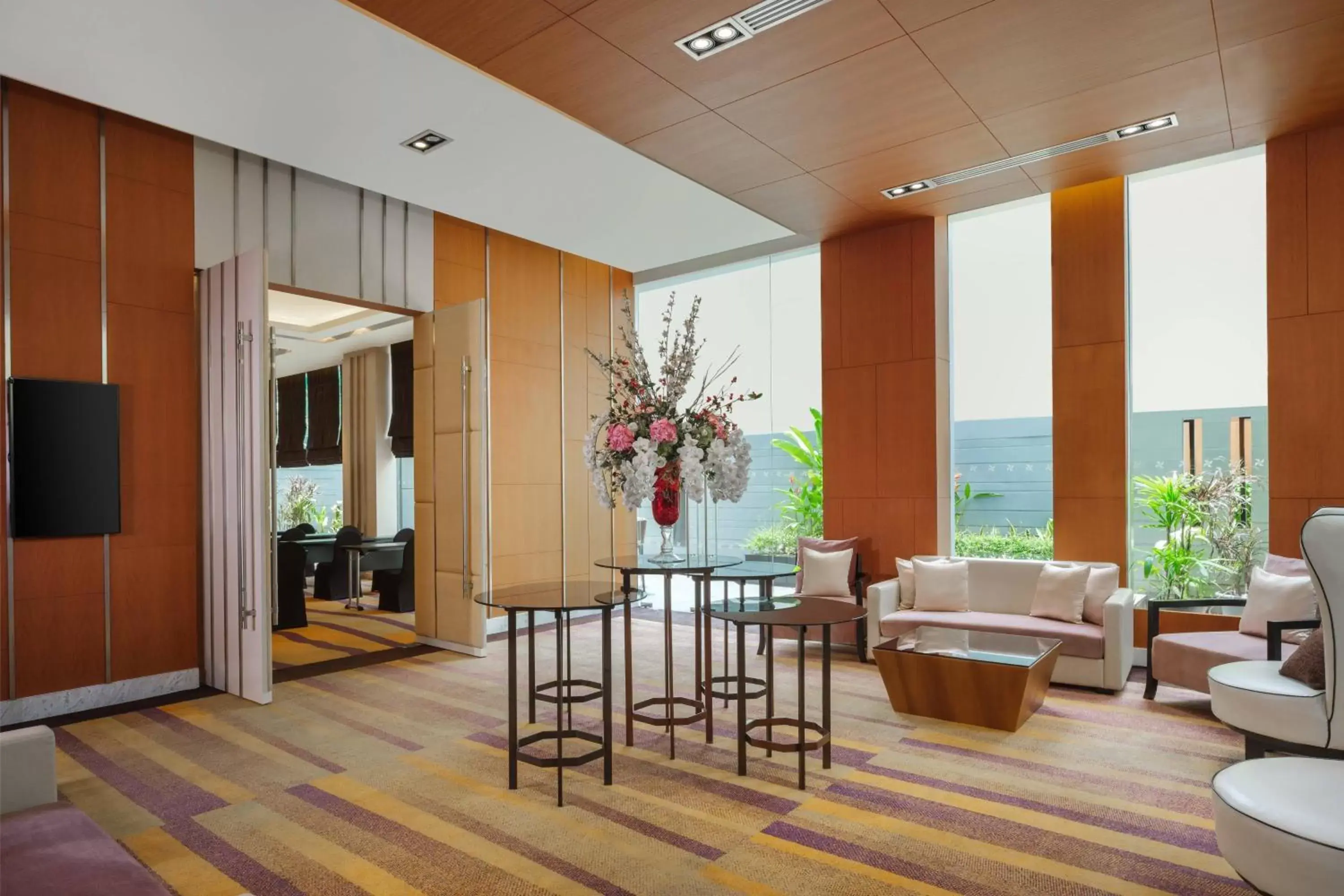 Meeting/conference room, Lobby/Reception in Four Points by Sheraton Bangkok, Sukhumvit 15