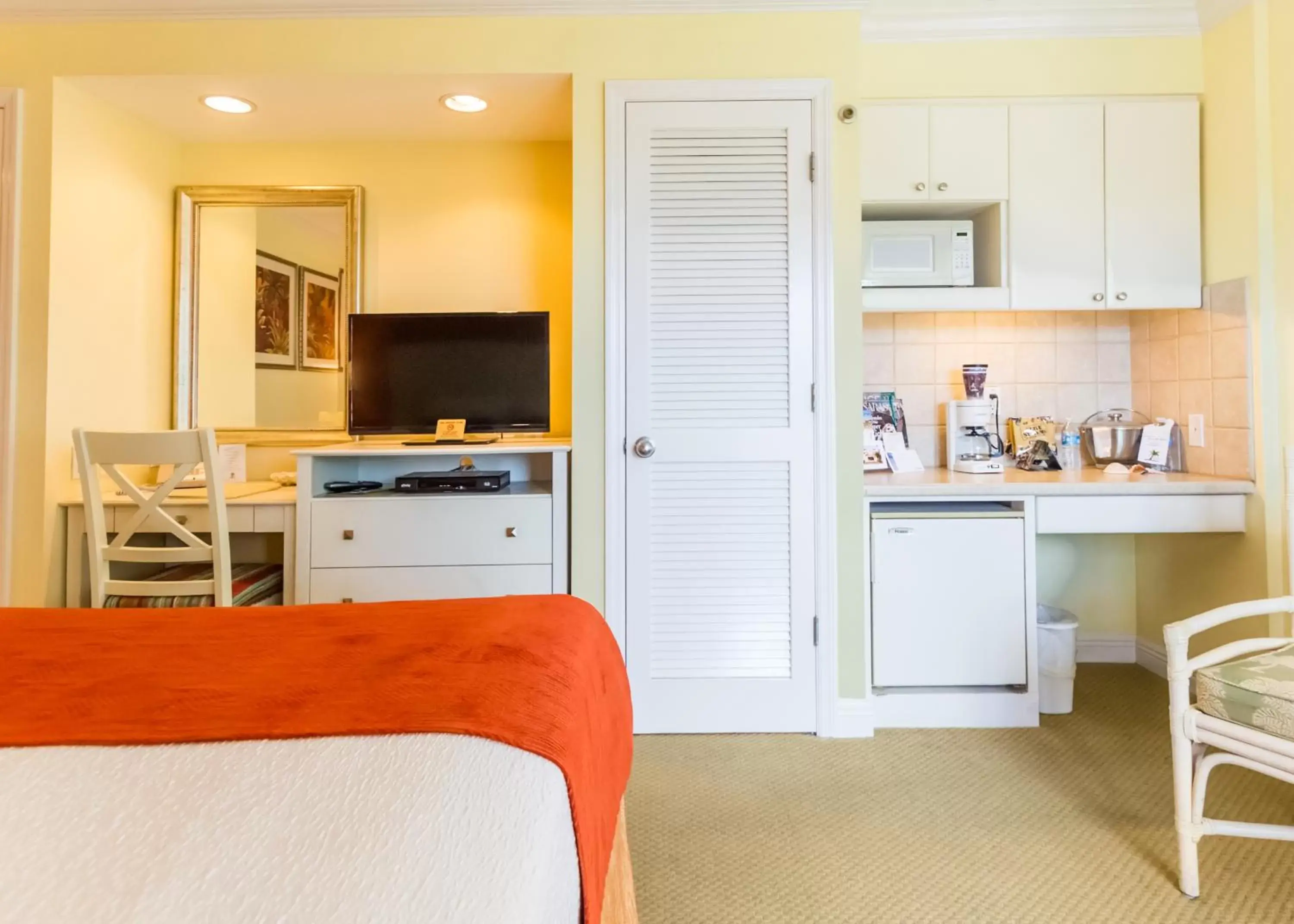 Decorative detail, Kitchen/Kitchenette in Inn at the Beach-Venice Florida