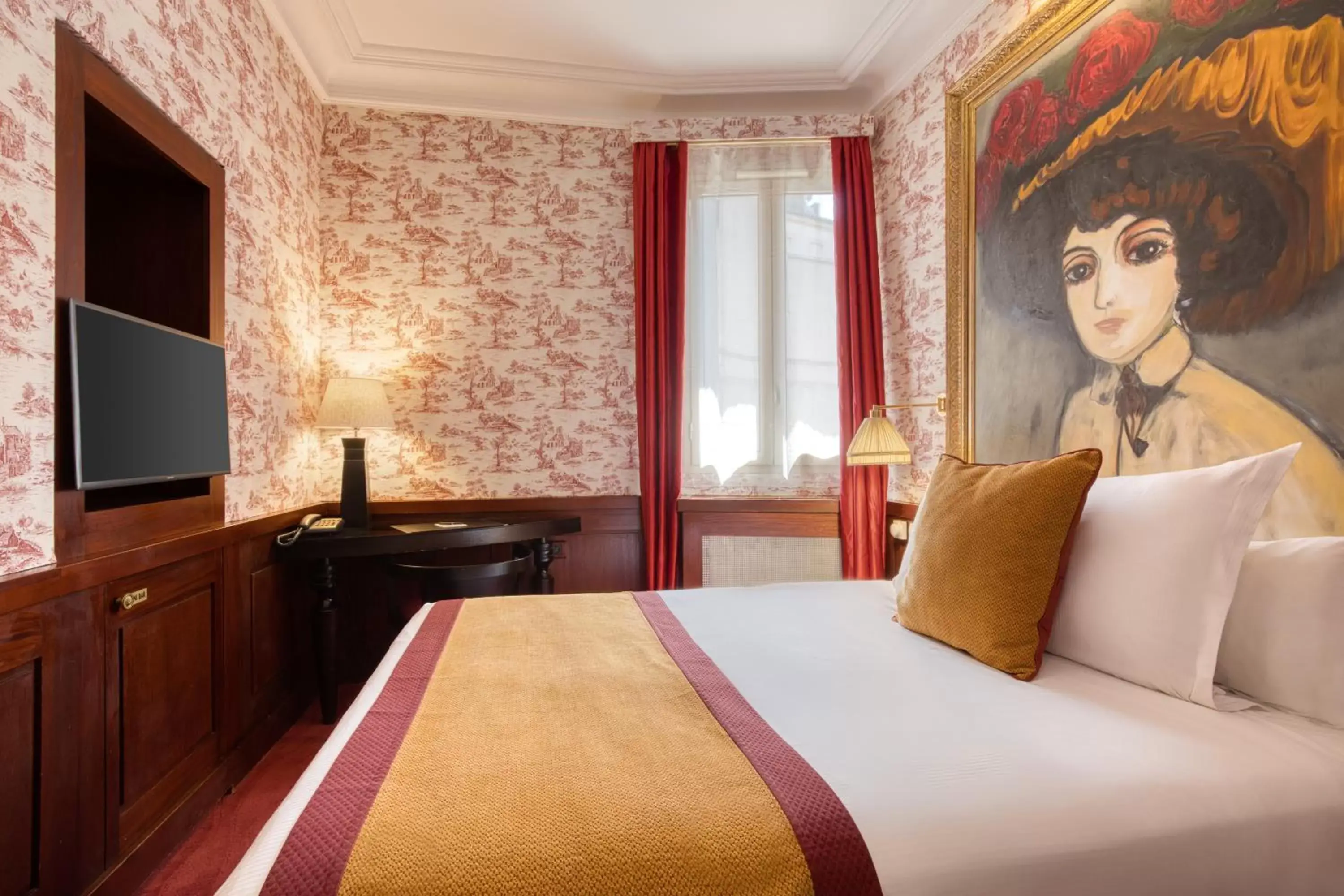 Photo of the whole room, Bed in Grand Hotel de l'Opera - BW Premier Collection