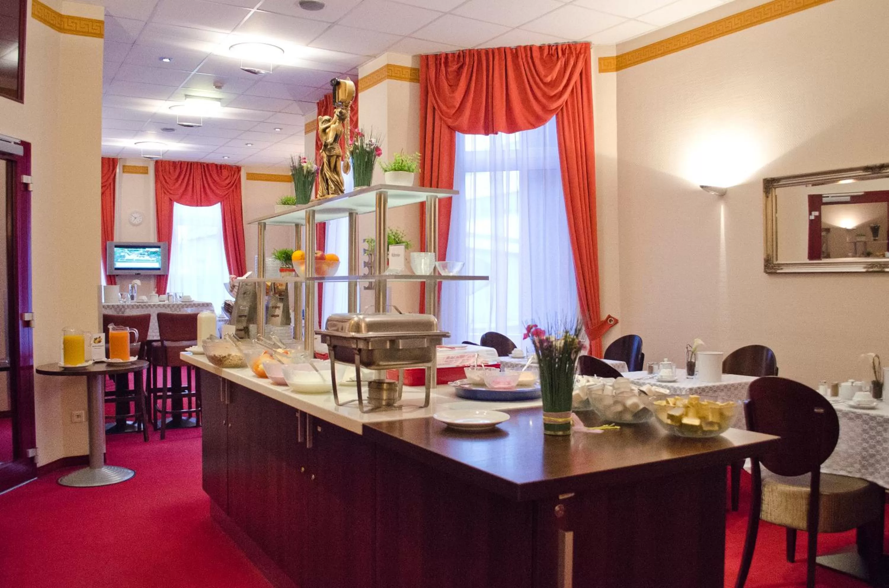 Restaurant/places to eat in Hotel Polo am ZOB