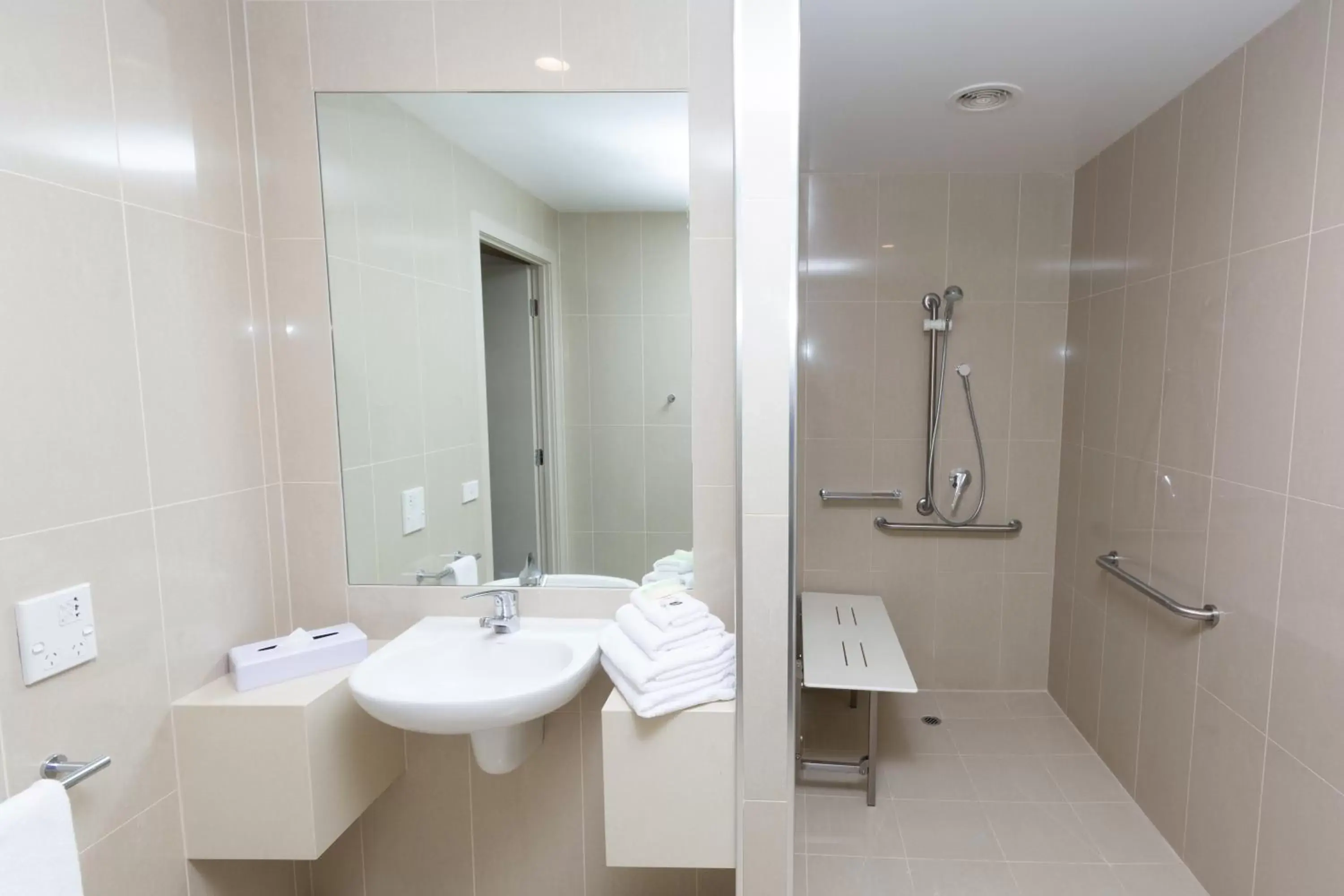 Bathroom in Atlantis Hotel Melbourne