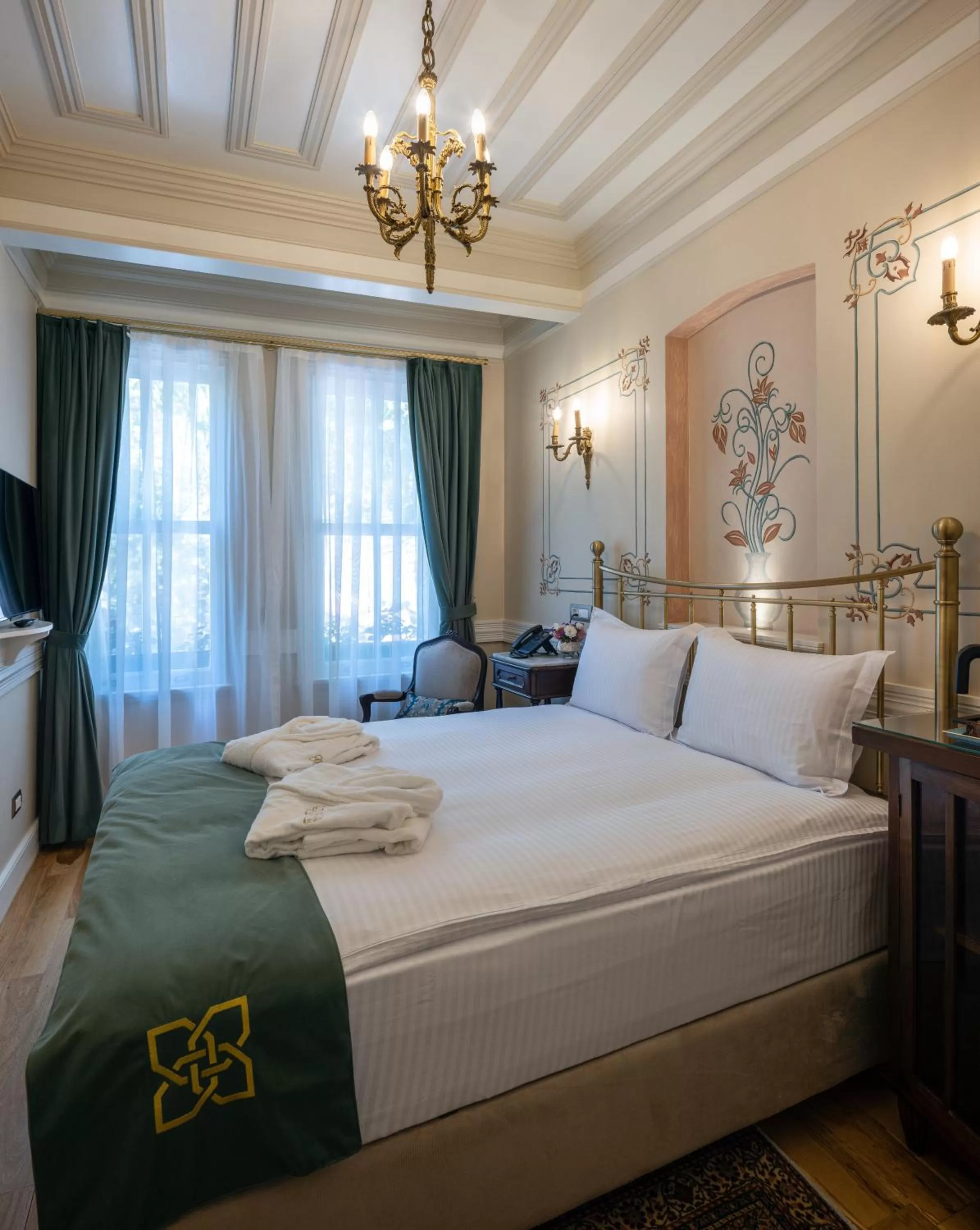 Bed in Hotel Turkish House