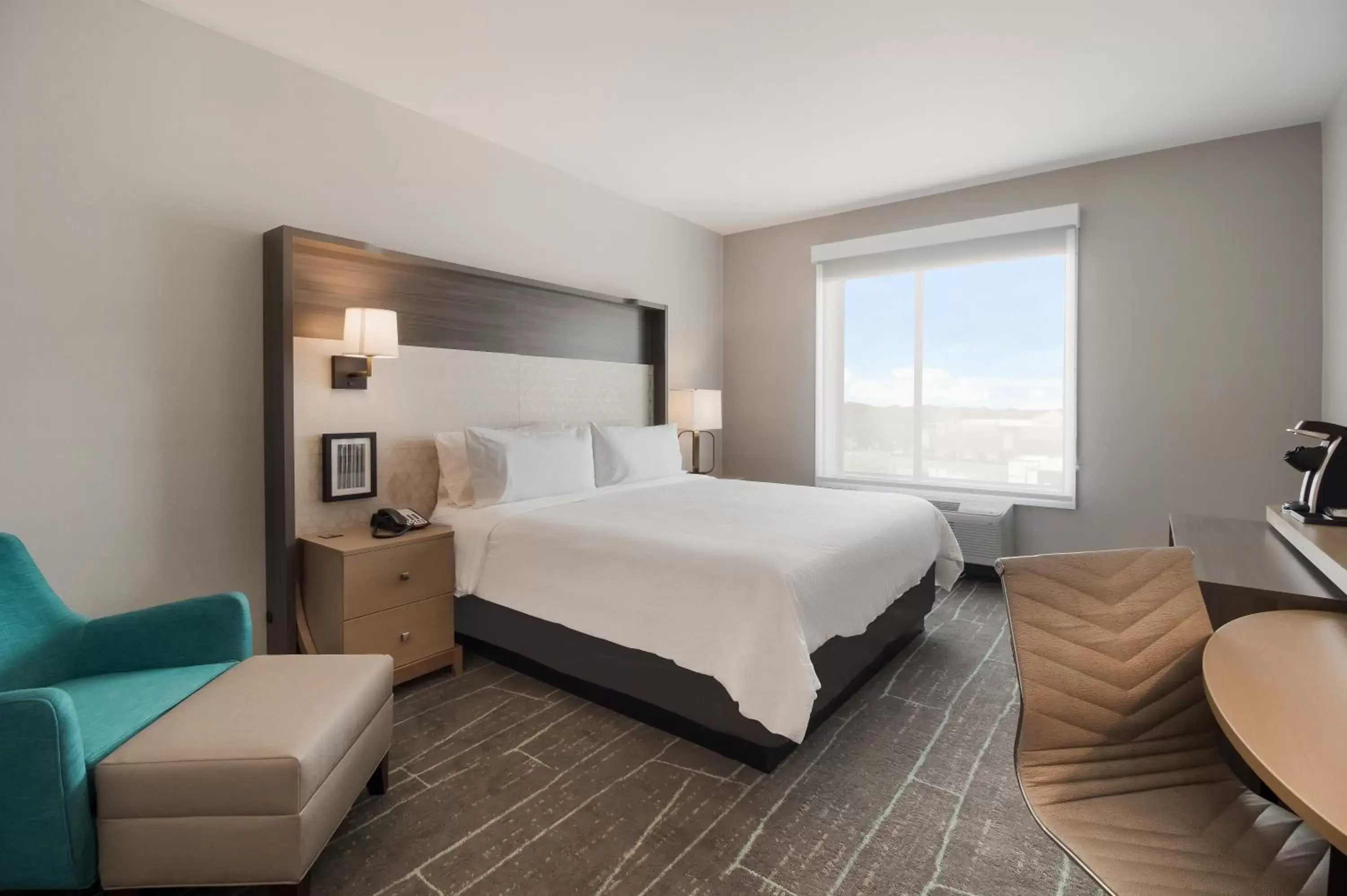 Bed in Holiday Inn & Suites - Mt Juliet Nashville Area, an IHG Hotel