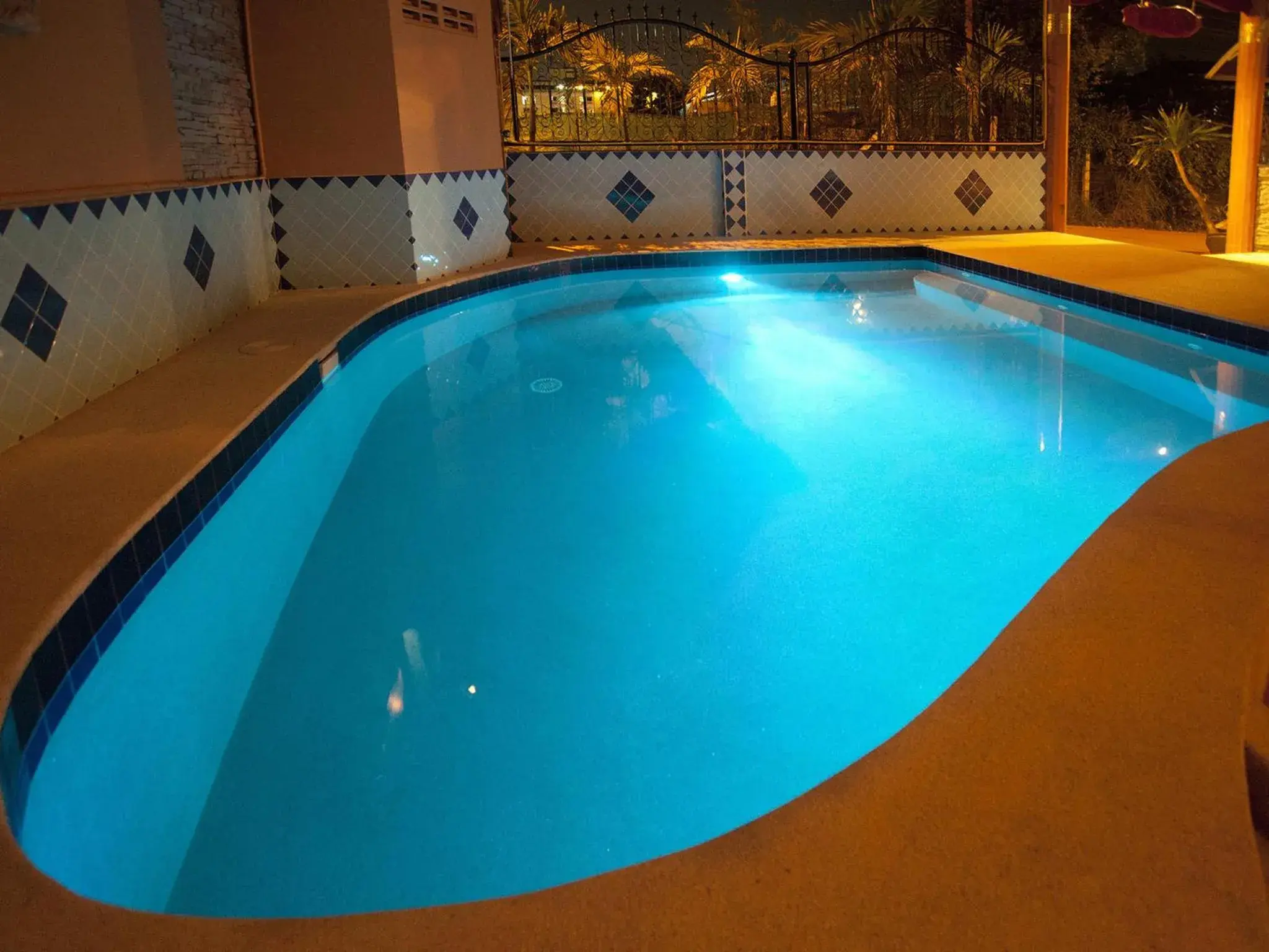 Swimming Pool in Pattaya Garden Apartments Boutique Hotel