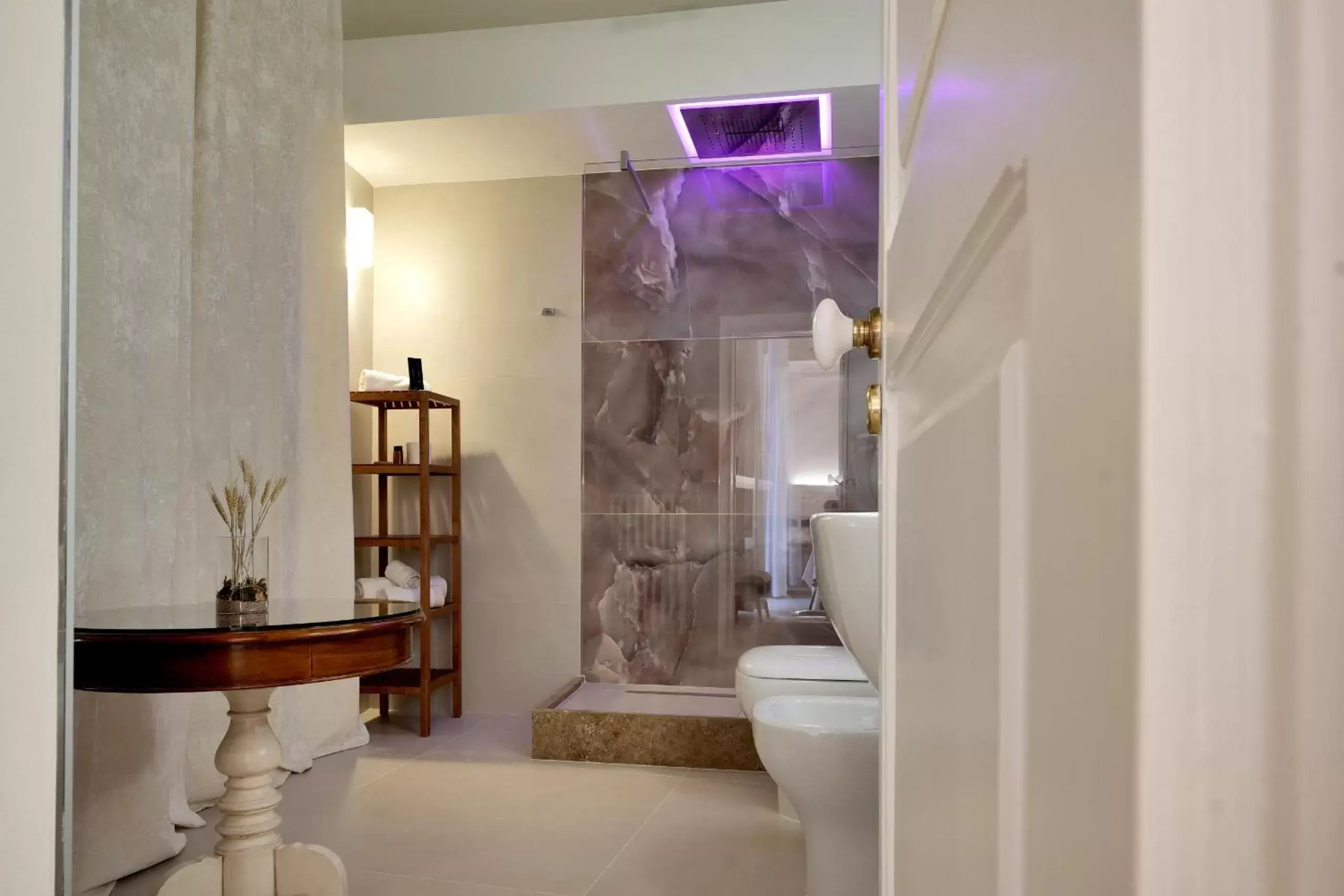 Shower, Bathroom in Dimora San Giuseppe