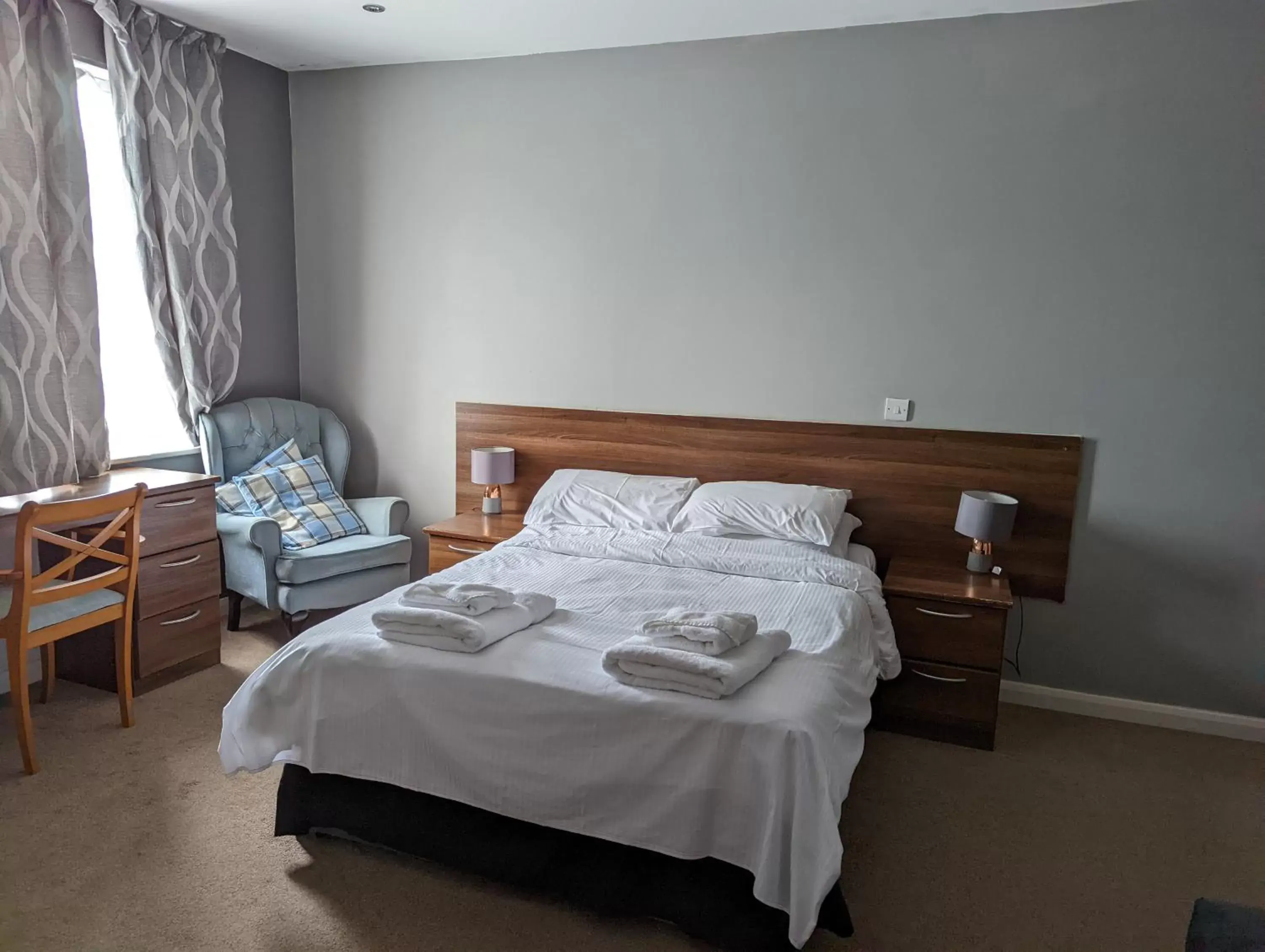 Bed in Barley Sheaf, Old Bridge Street EN SUITE ROOMS, ROOM ONLY