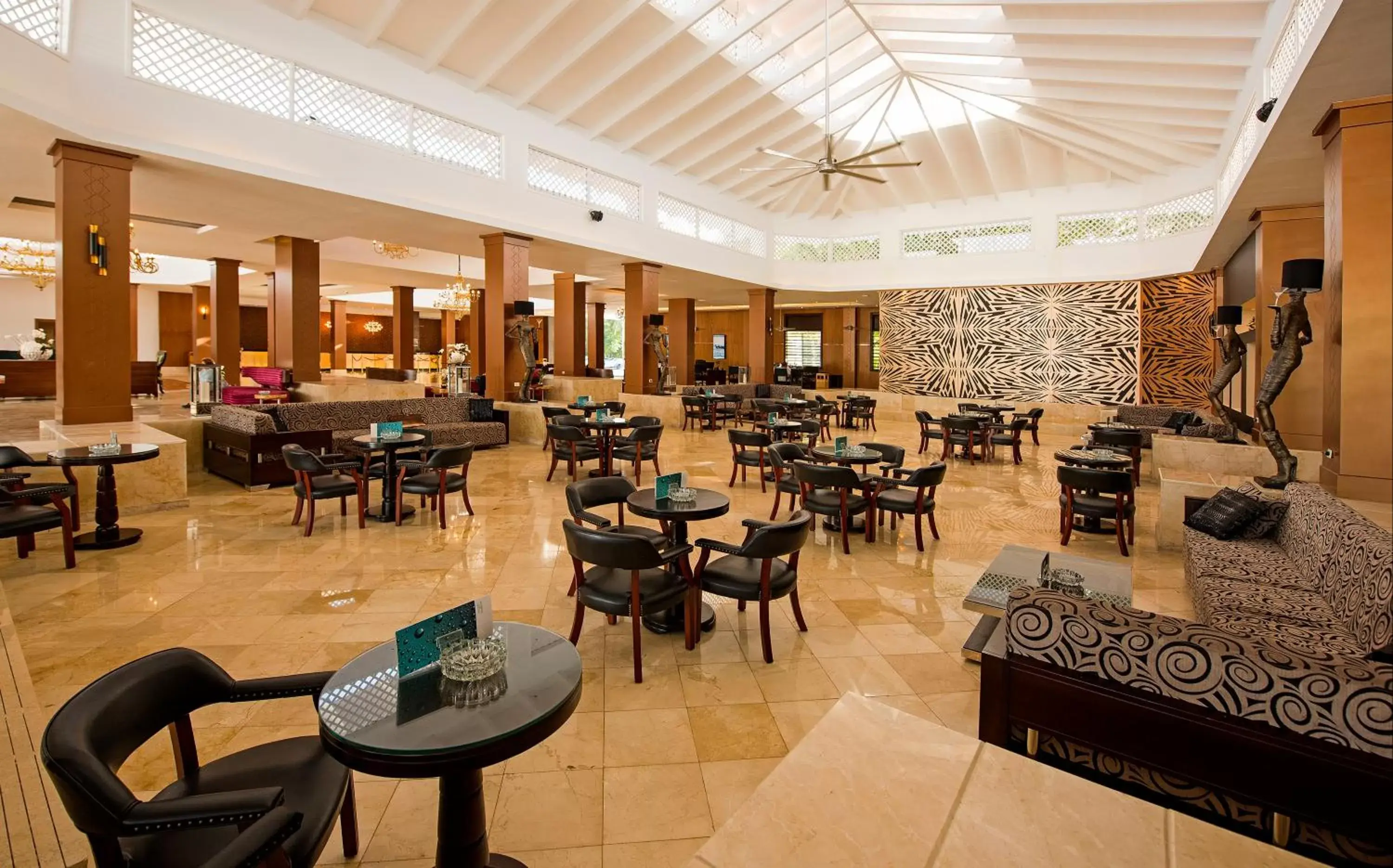 Lounge or bar in Occidental Punta Cana - All Inclusive Lounge or bar in Occidental Punta Cana - All Inclusive