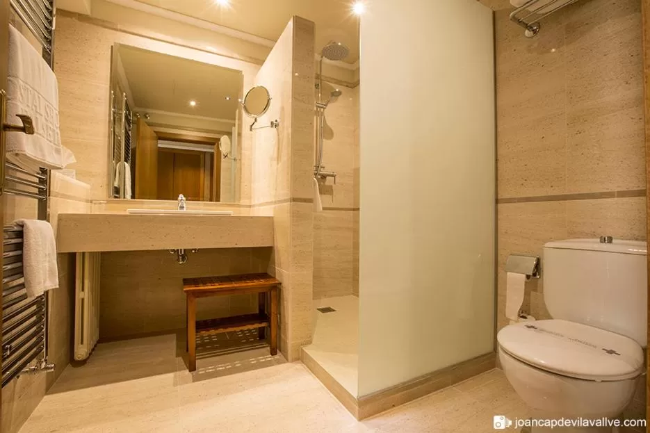 Bathroom in Hotel-Hostal Sport