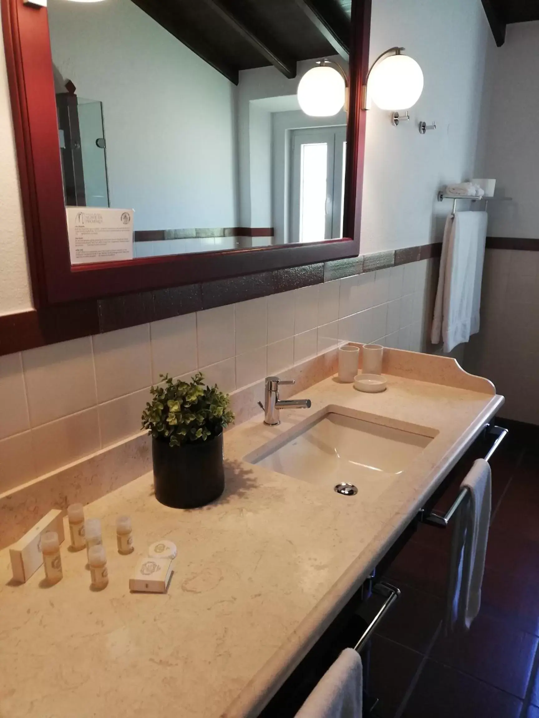 Bathroom in Hotel Rural Monte da Provença