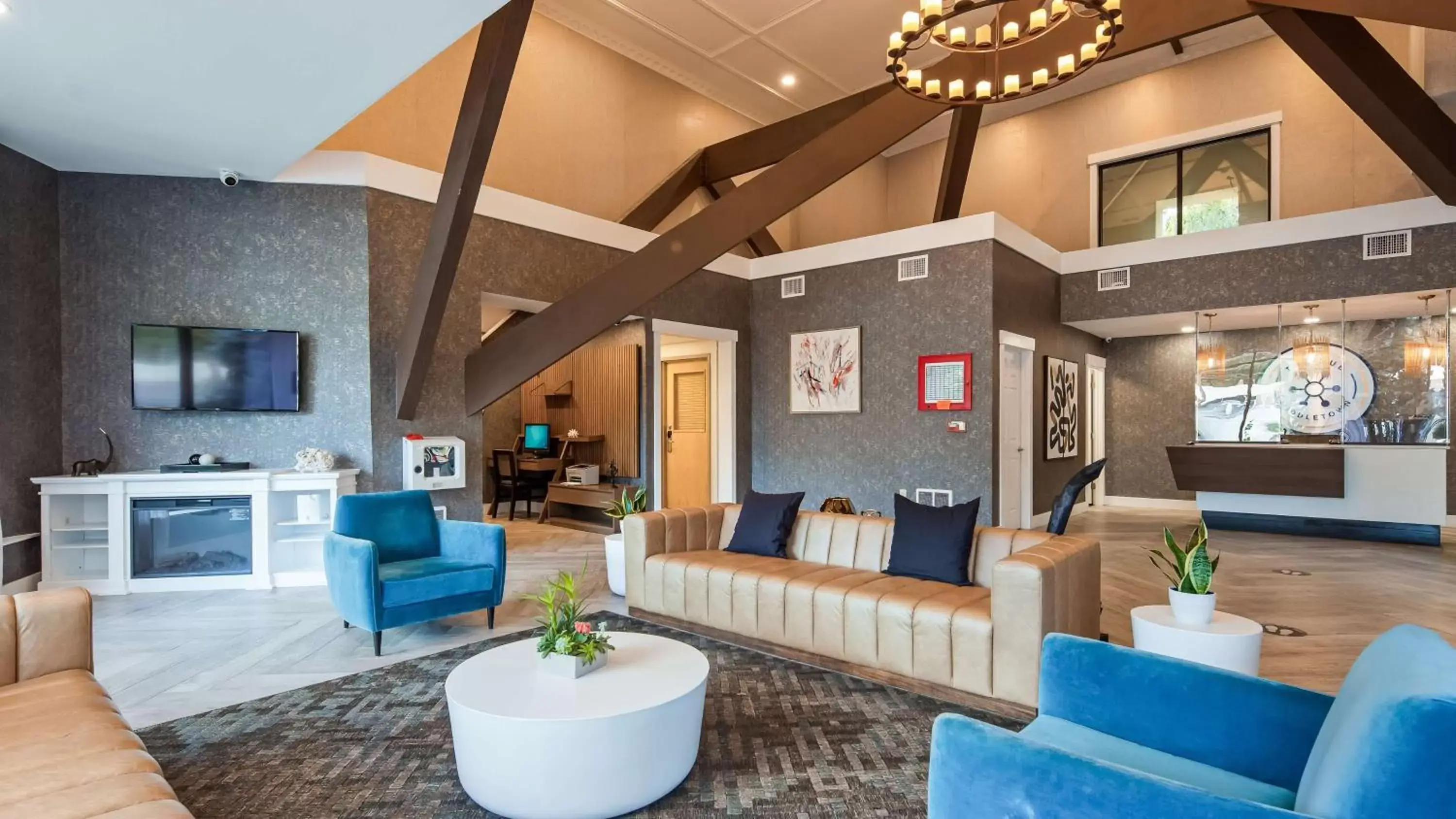 Lobby or reception, Seating Area in The Hub Middletown Red Bank- Best Western Signature Collection