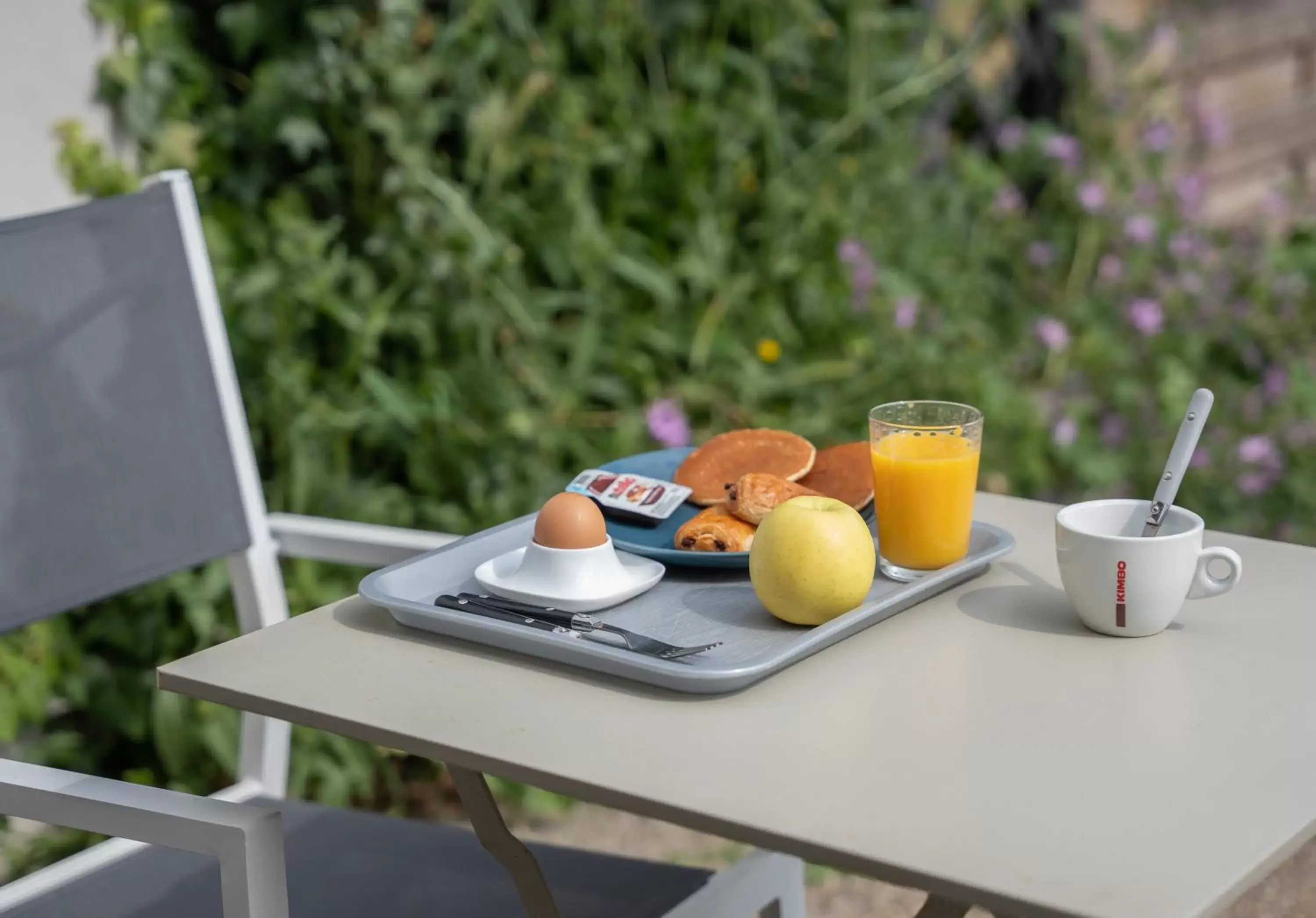 Buffet breakfast in Hotel Inn Design La Rochelle