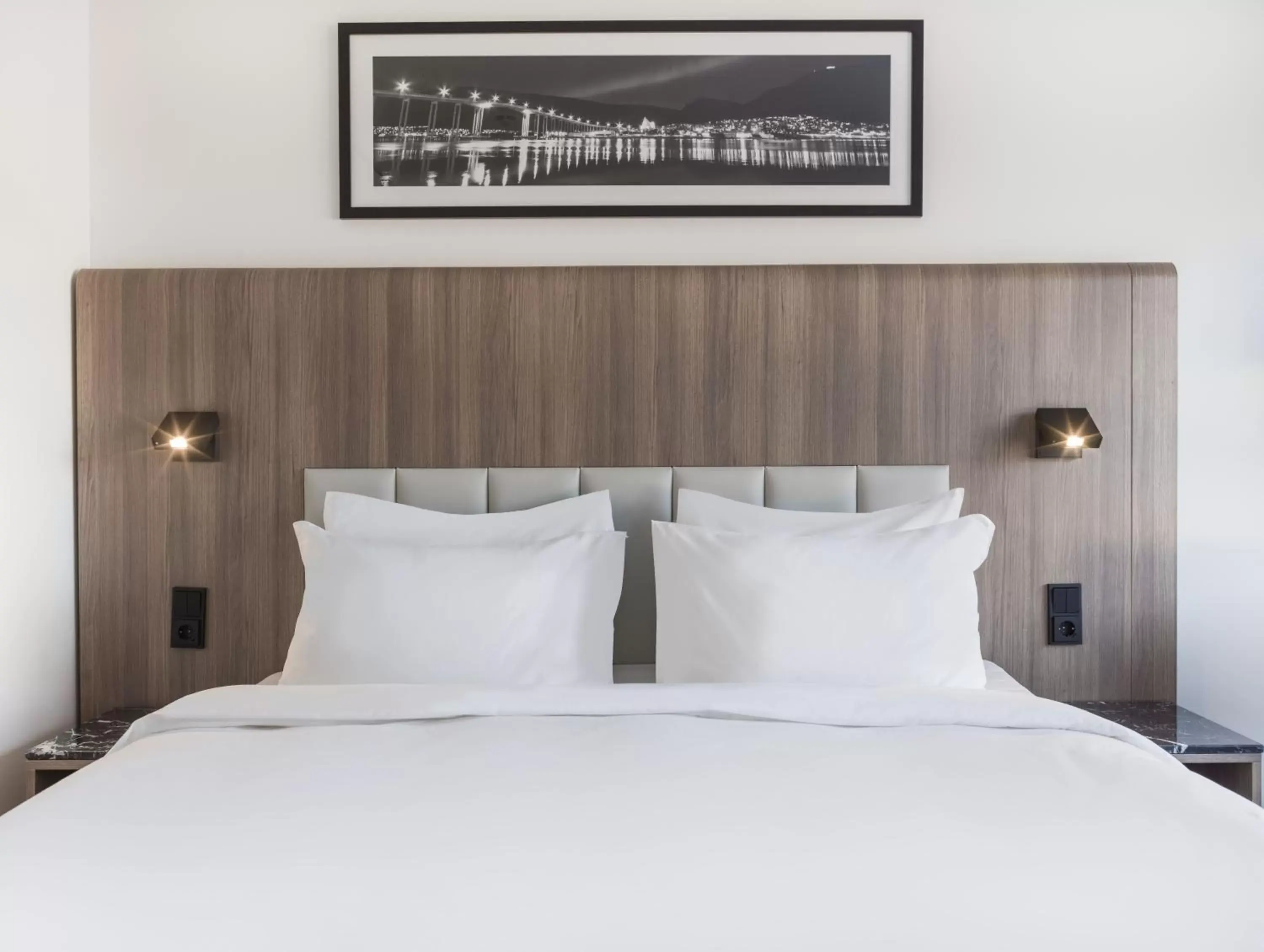 Premium Room with Sea and Mountain View in Radisson Blu Hotel Tromsø Premium Room with Sea and Mountain View in Radisson Blu Hotel Tromsø