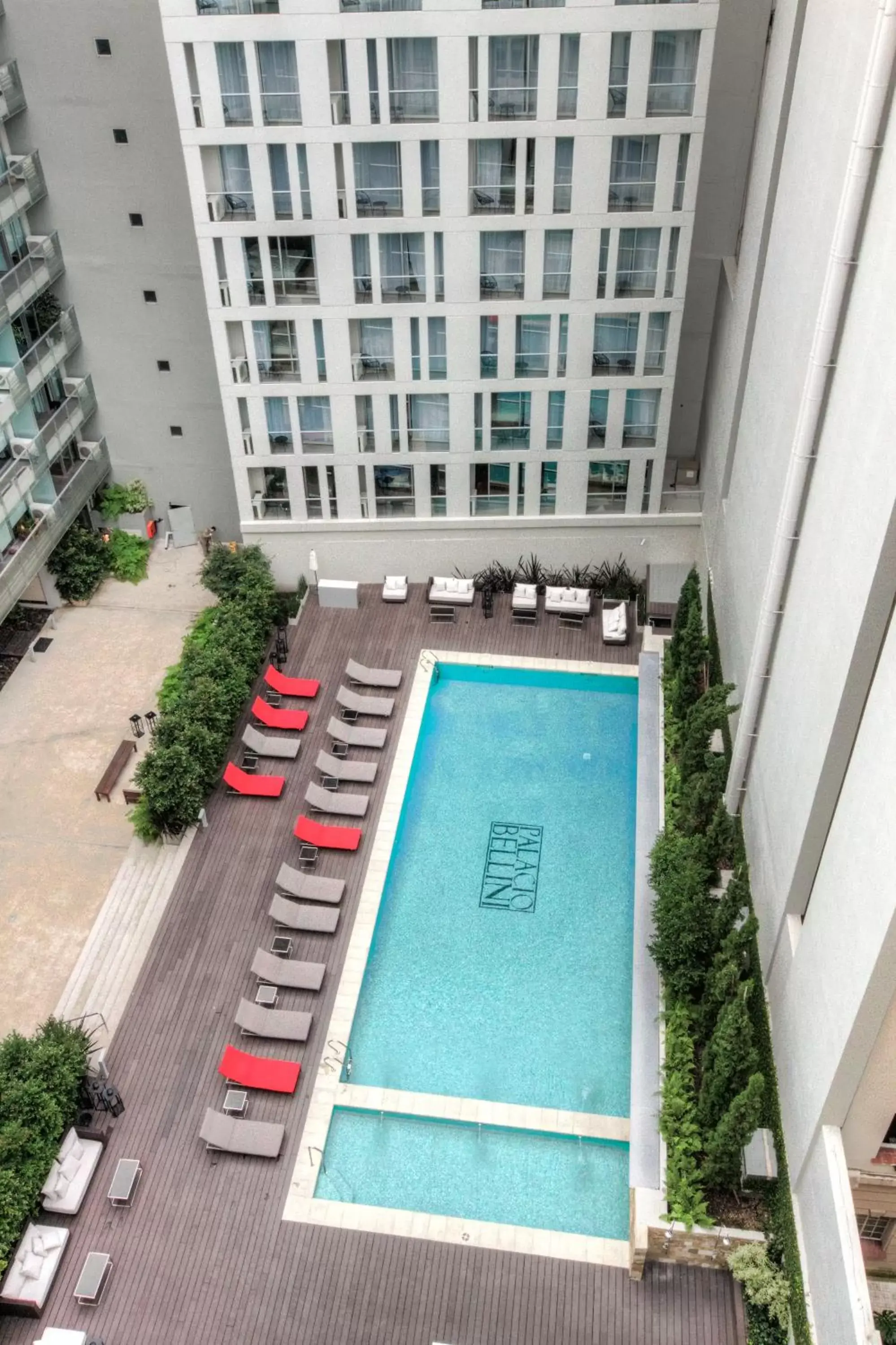 Swimming pool in Casasur Bellini Hotel