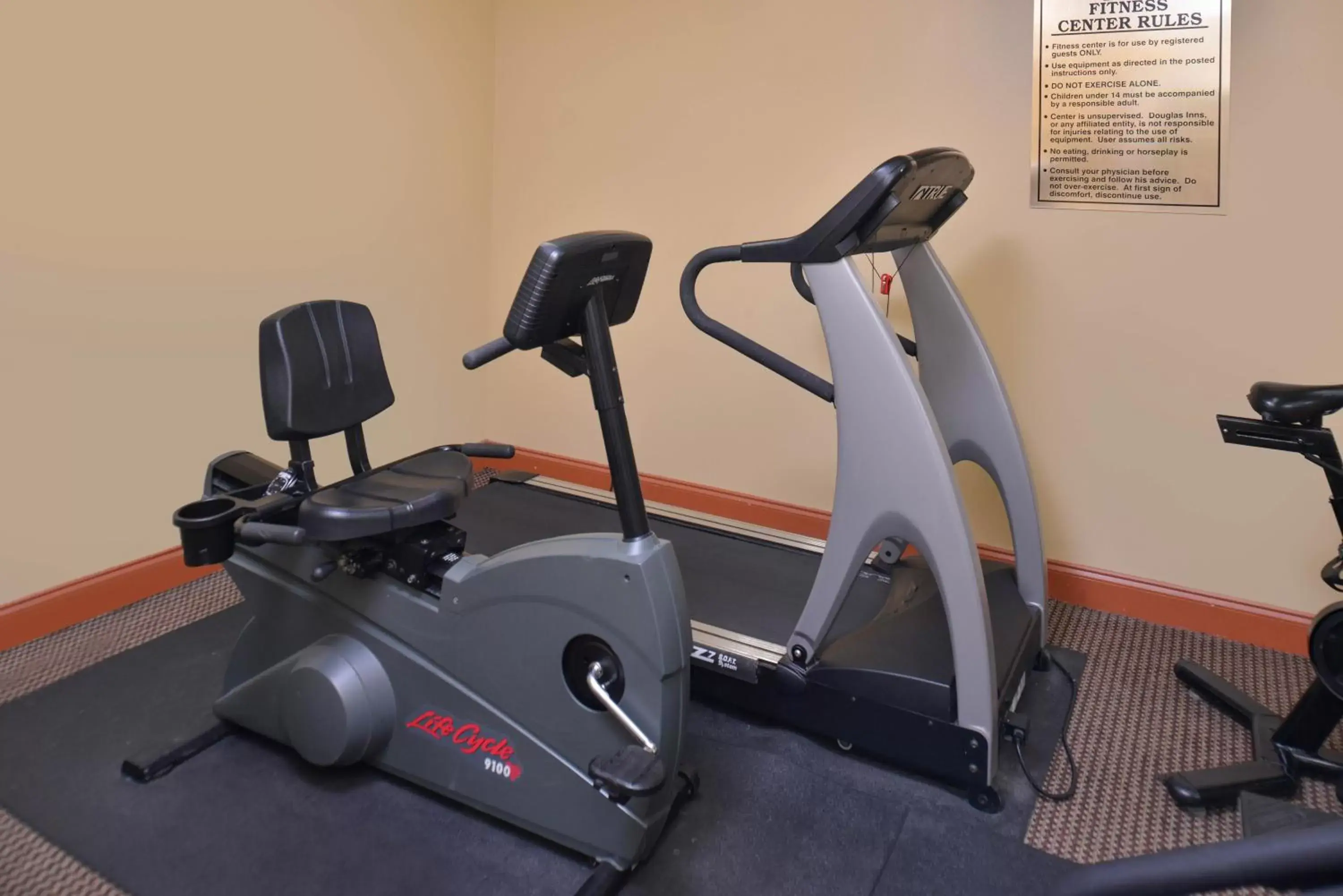 Fitness centre/facilities, Fitness Center/Facilities in Douglas Inn & Suites