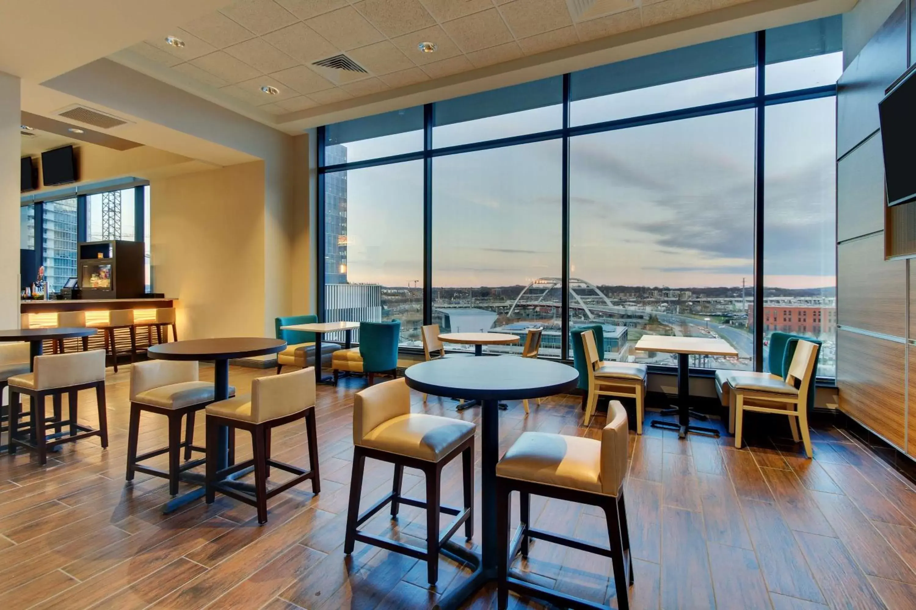 Lounge or bar, Restaurant/Places to Eat in Drury Plaza Hotel Nashville Downtown