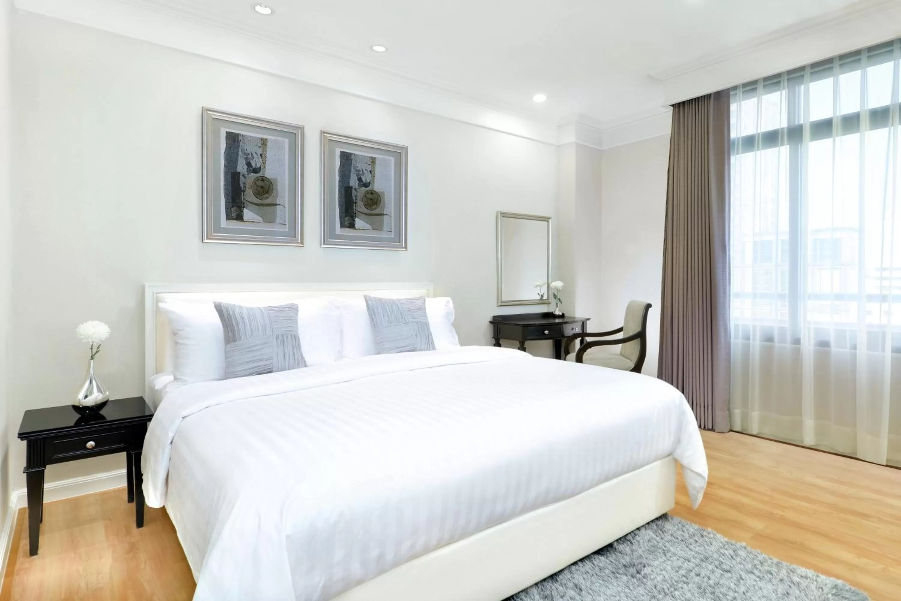 Two-Bedroom Suite in Centre Point Chidlom - SHA Extra Plus