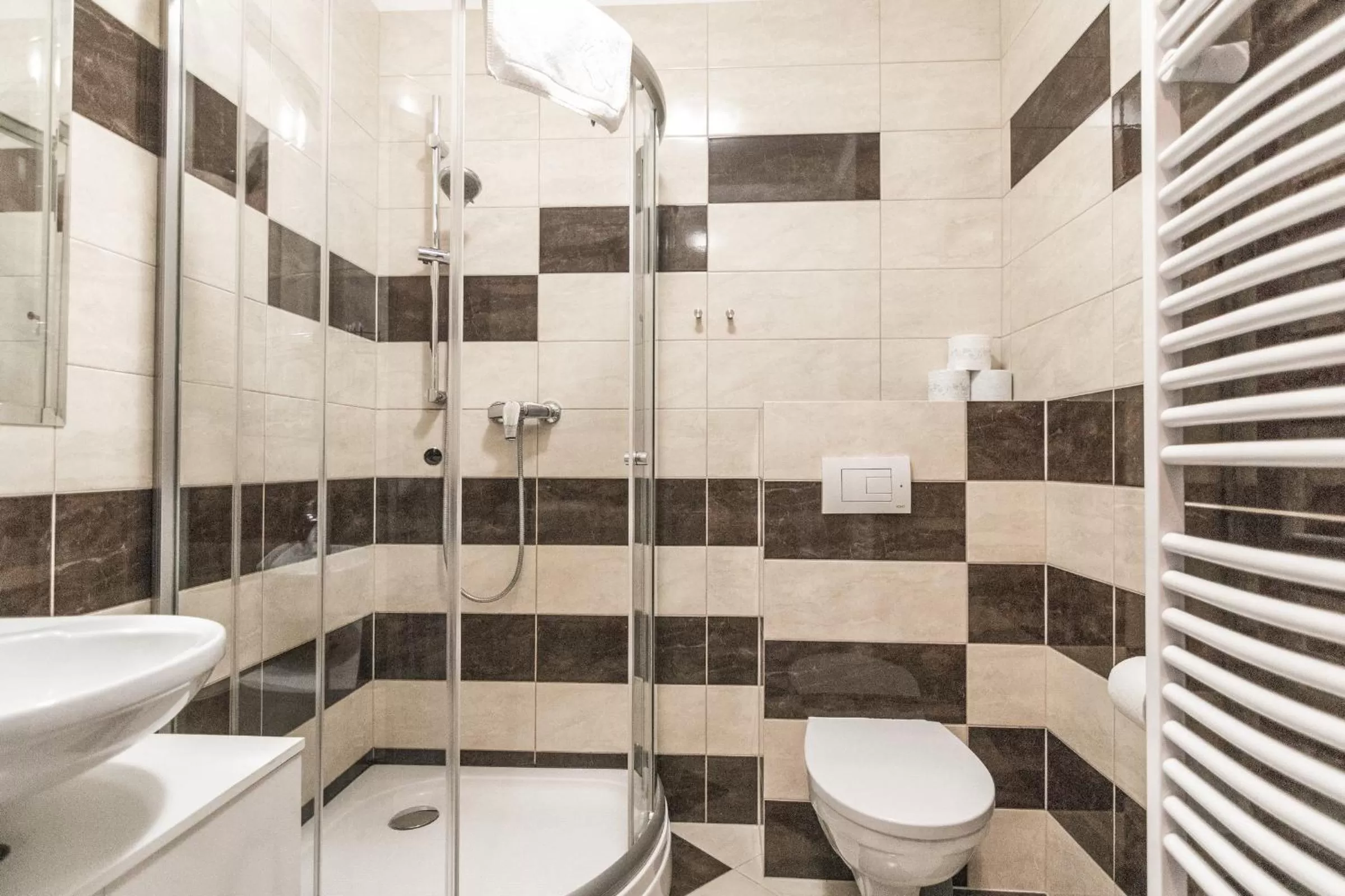 Shower in Resident Rene