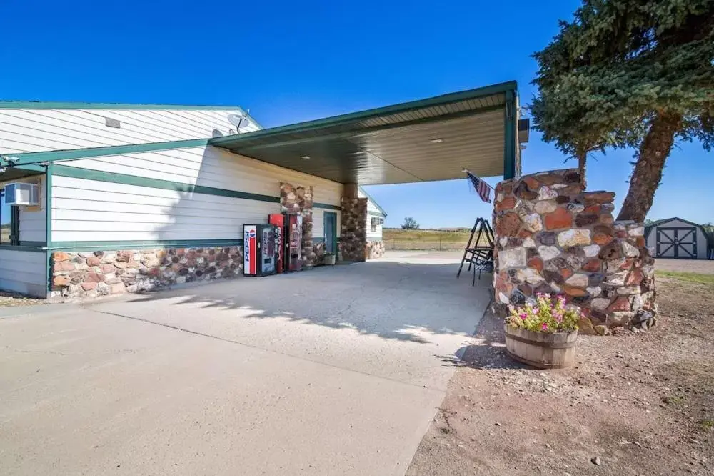 Property Building in Rodeway Inn Gateway to Medora T-Roosevelt & Makoshika State Park