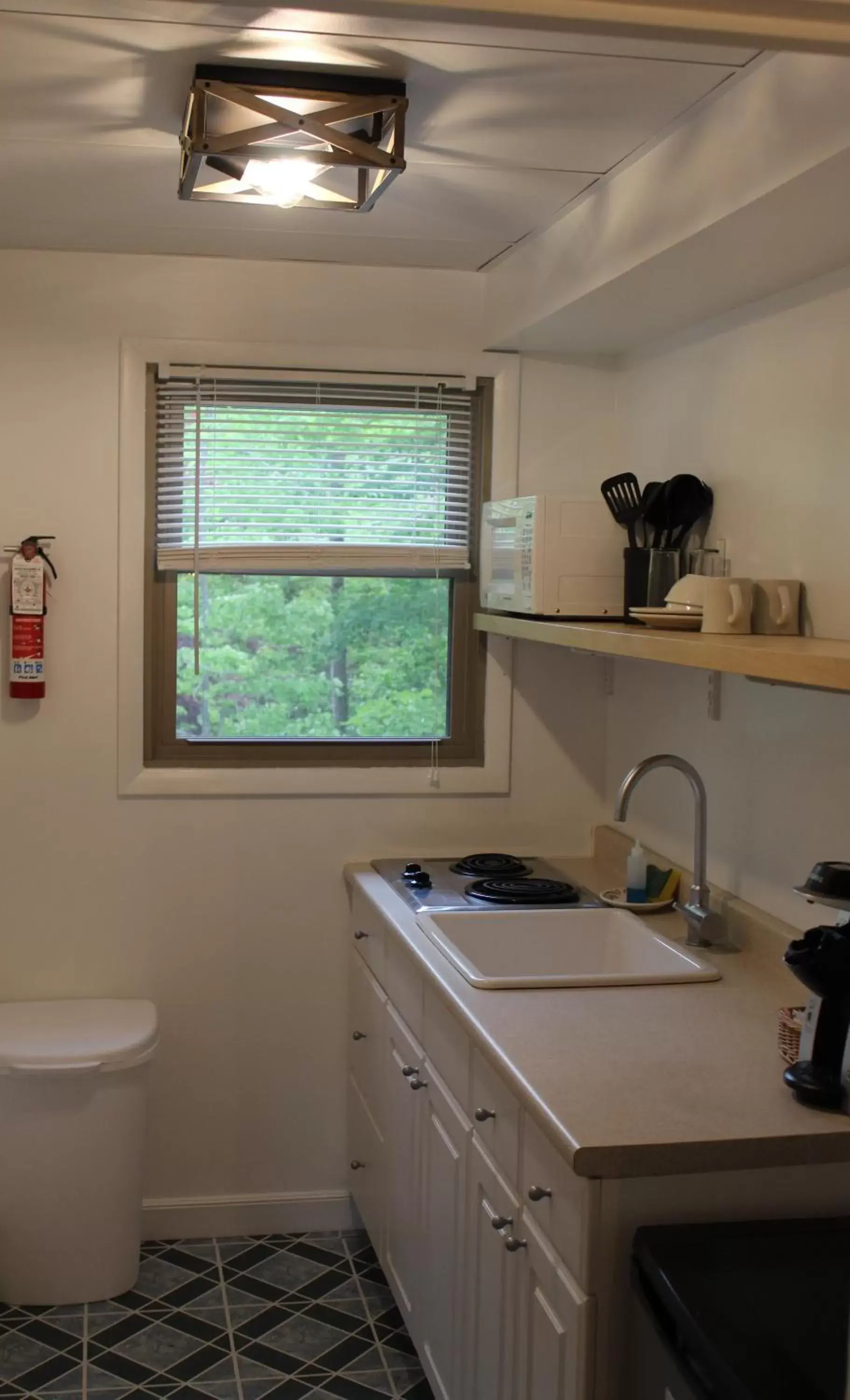 Kitchen/Kitchenette in Catskill Seasons Inn