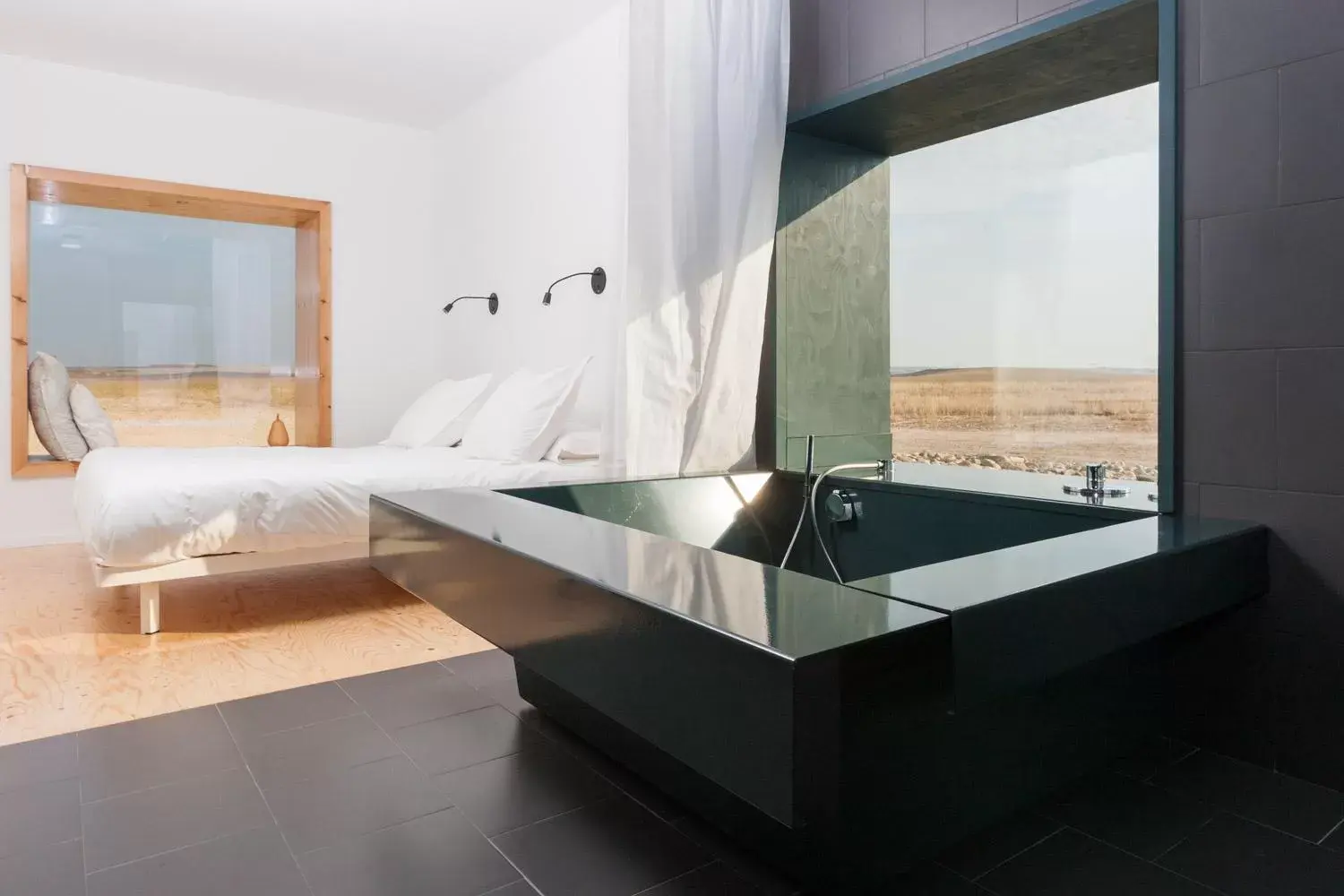 Bed, Bathroom in Hotel Aire de Bardenas