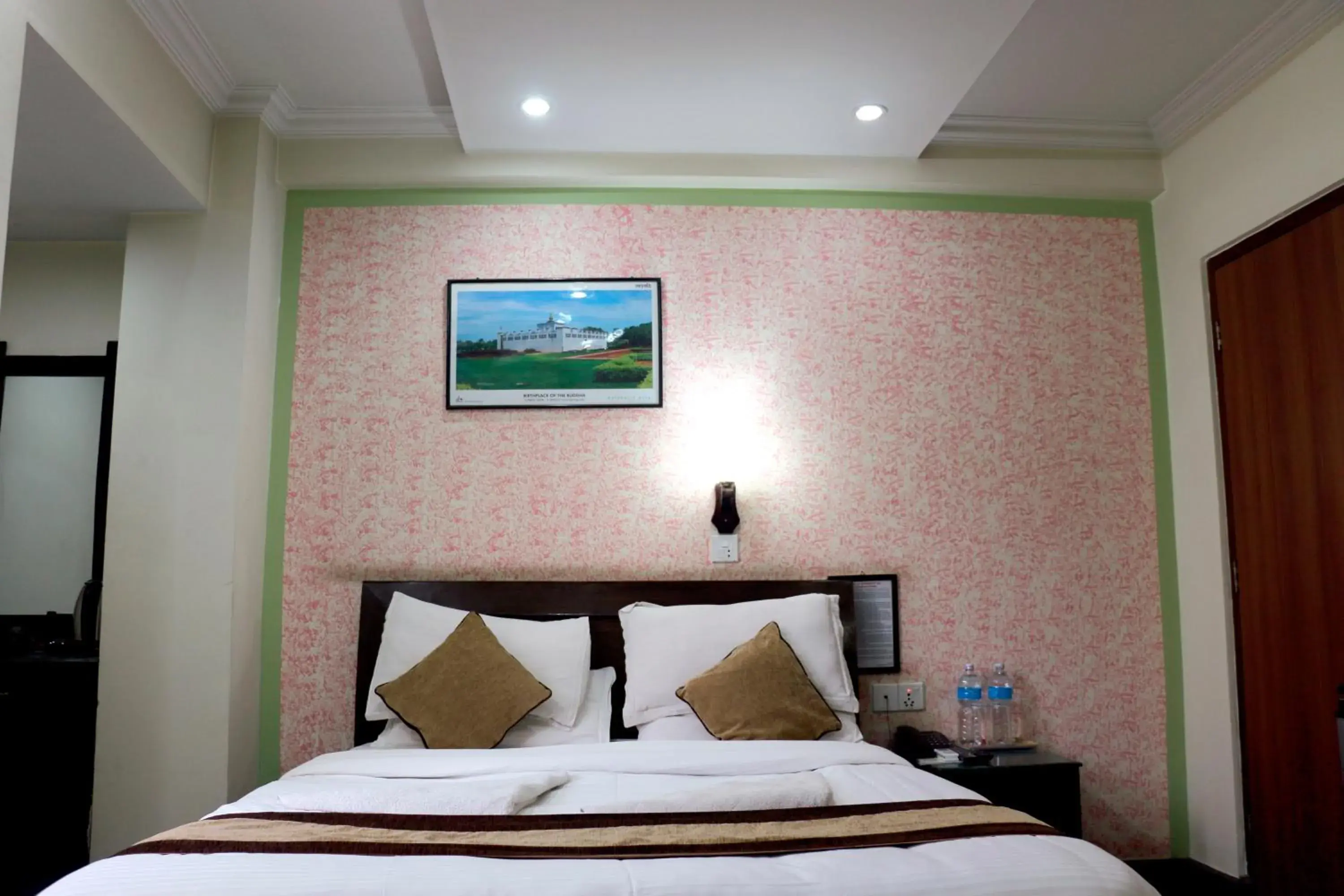 Bedroom, Bed in Alpine Hotel & Apartment