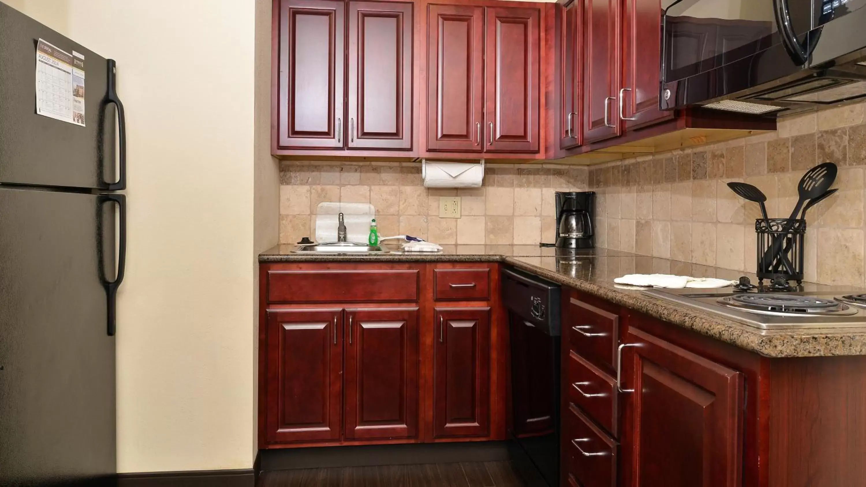 Photo of the whole room, Kitchen/Kitchenette in Staybridge Suites West Des Moines, an IHG Hotel