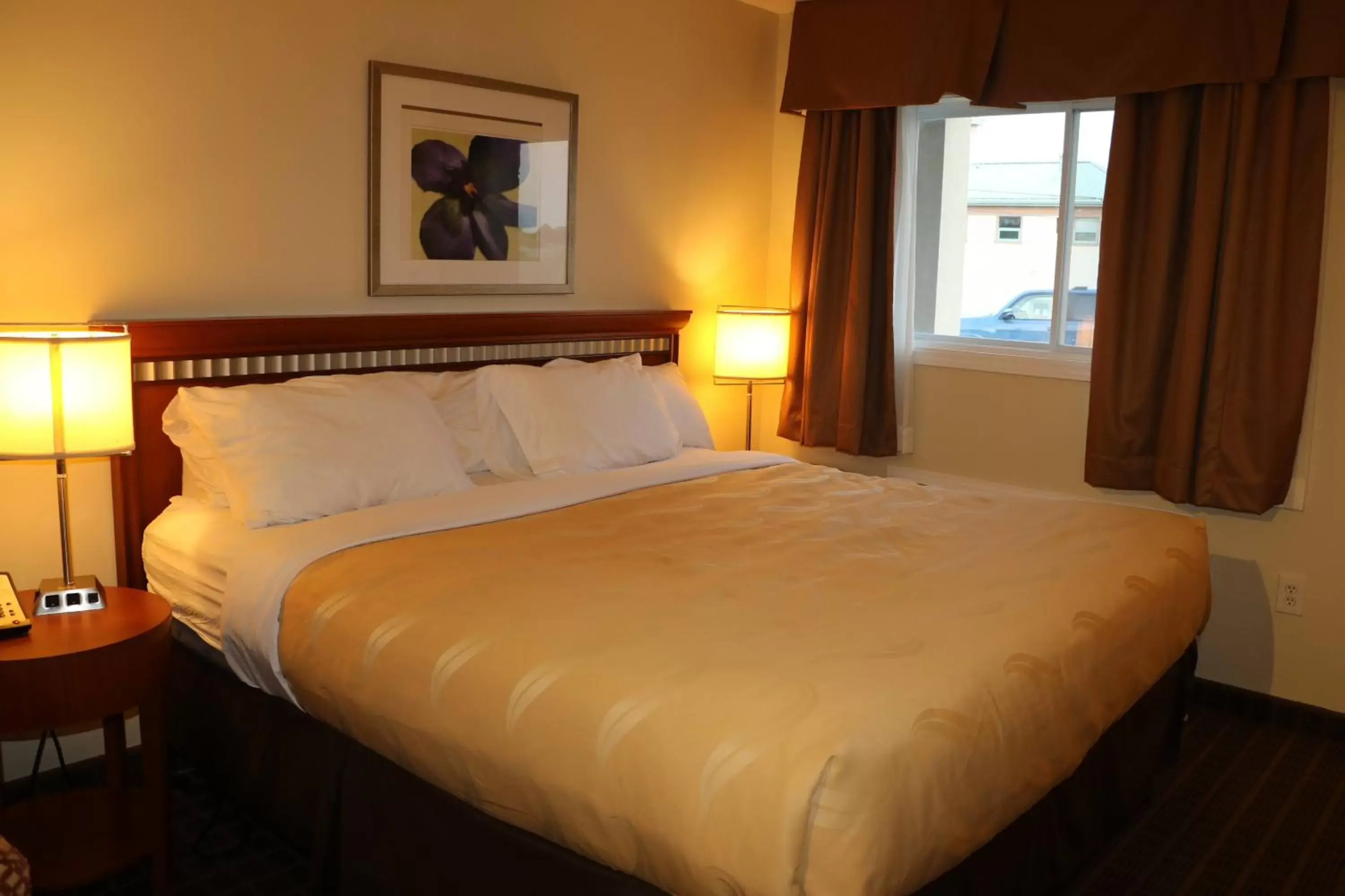 Bedroom, Bed in Quality Inn & Suites 1000 Islands